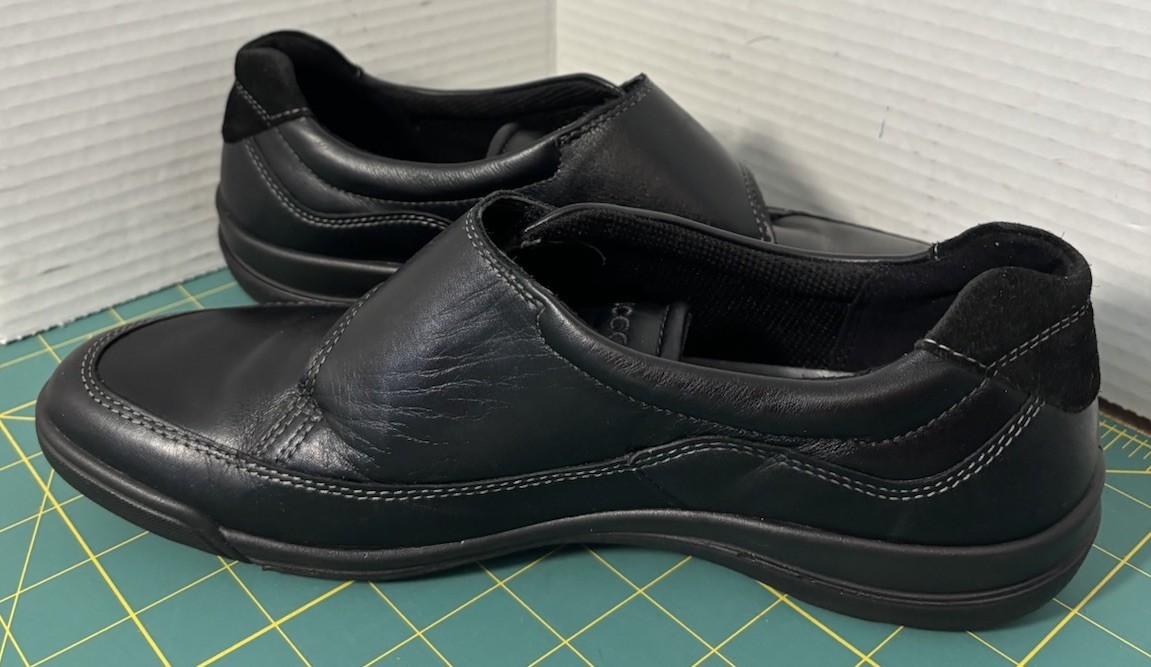Ecco Women’s Size 40 Black Walking Shoe Hook and Loop Closure