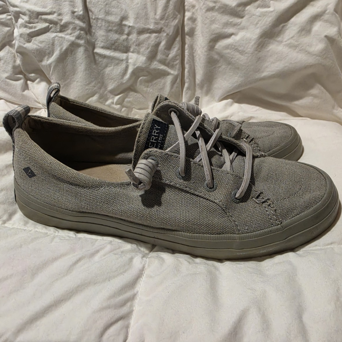 Sperry Women’s Gray Canvas Low Top Lace-Up Sneakers Size 7 Round Toe Logo