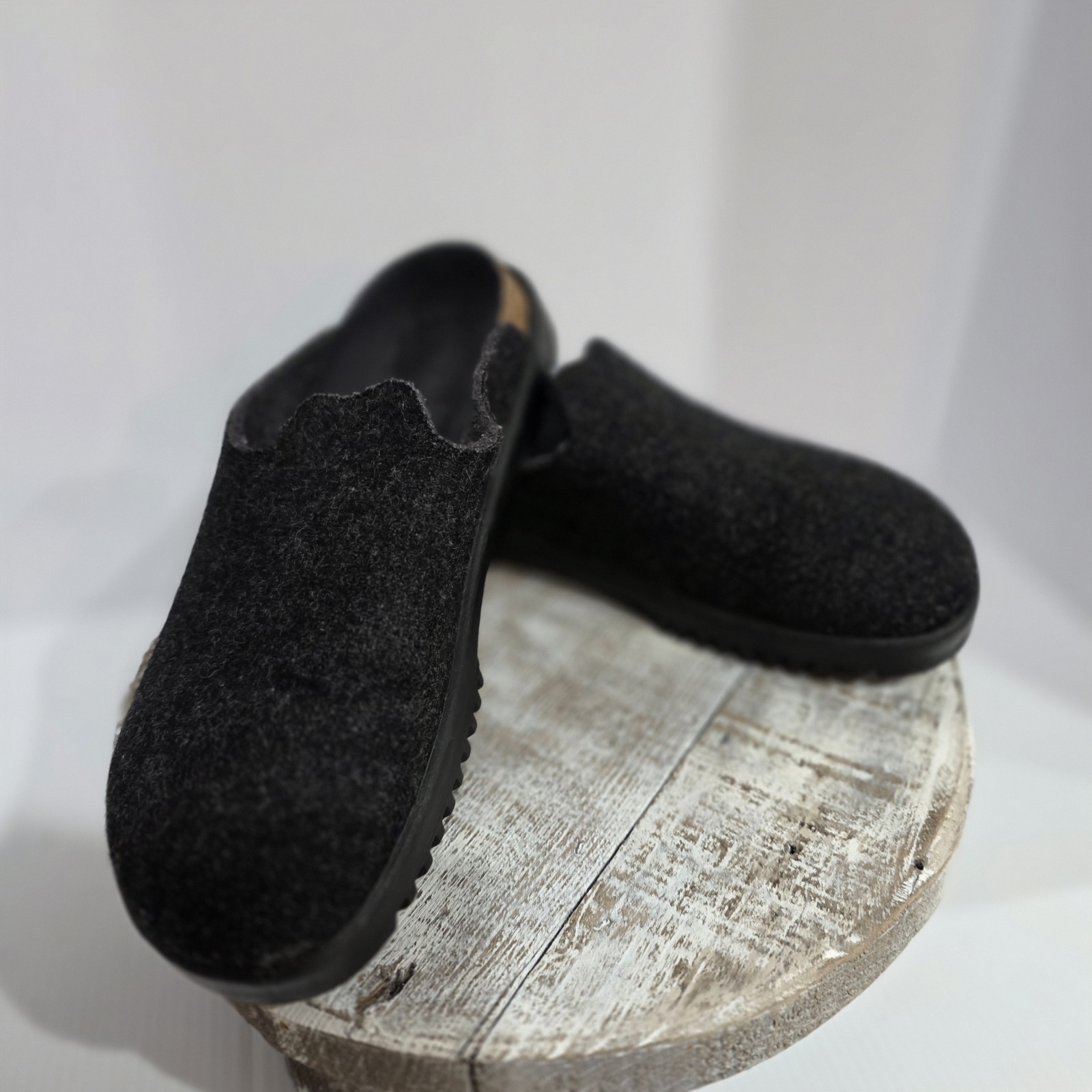 Birkenstocks Betula 38 Gray Charcoal Felt Clogs