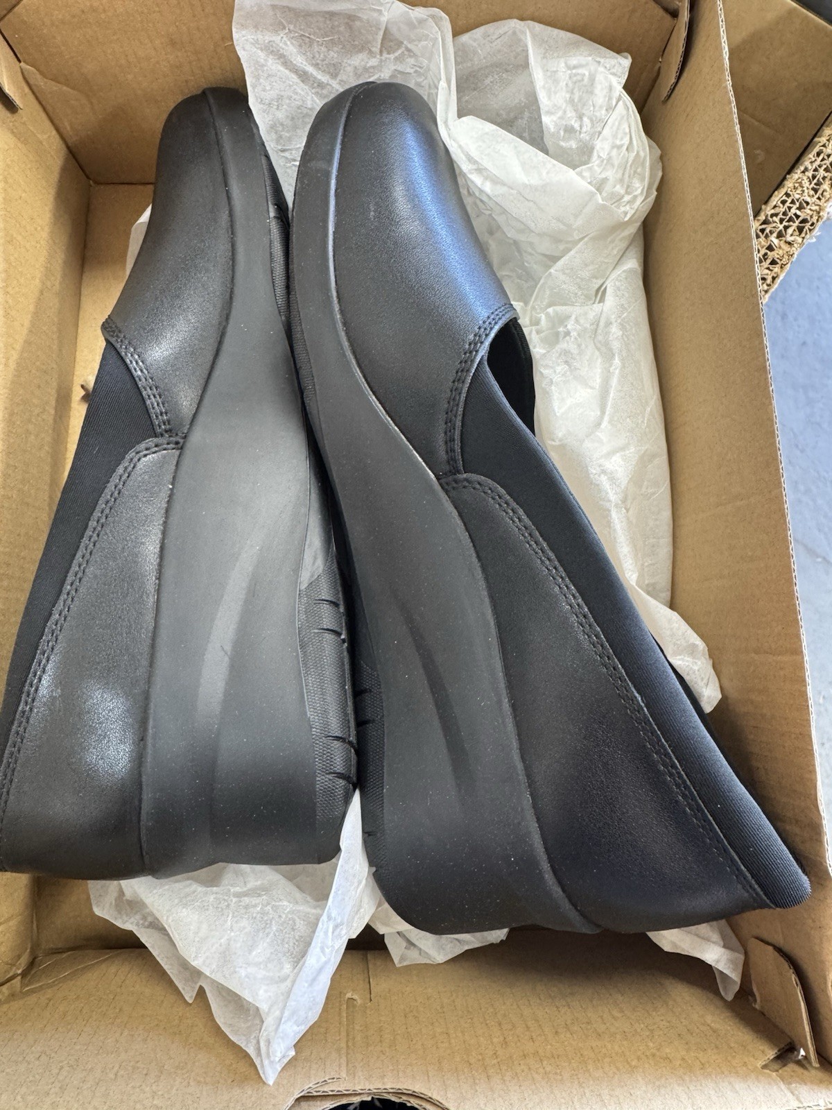 Clarks Women’s Size 10 Suttyn Walk Black Leather Wedge Shoe Slip On