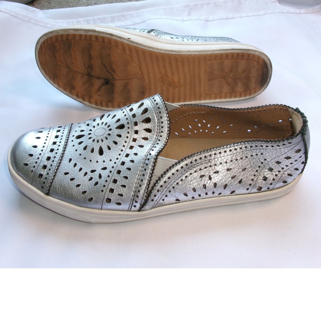 Earth Tangelo Silver Metallic Laser Cut Slip On Sneakers Women’s