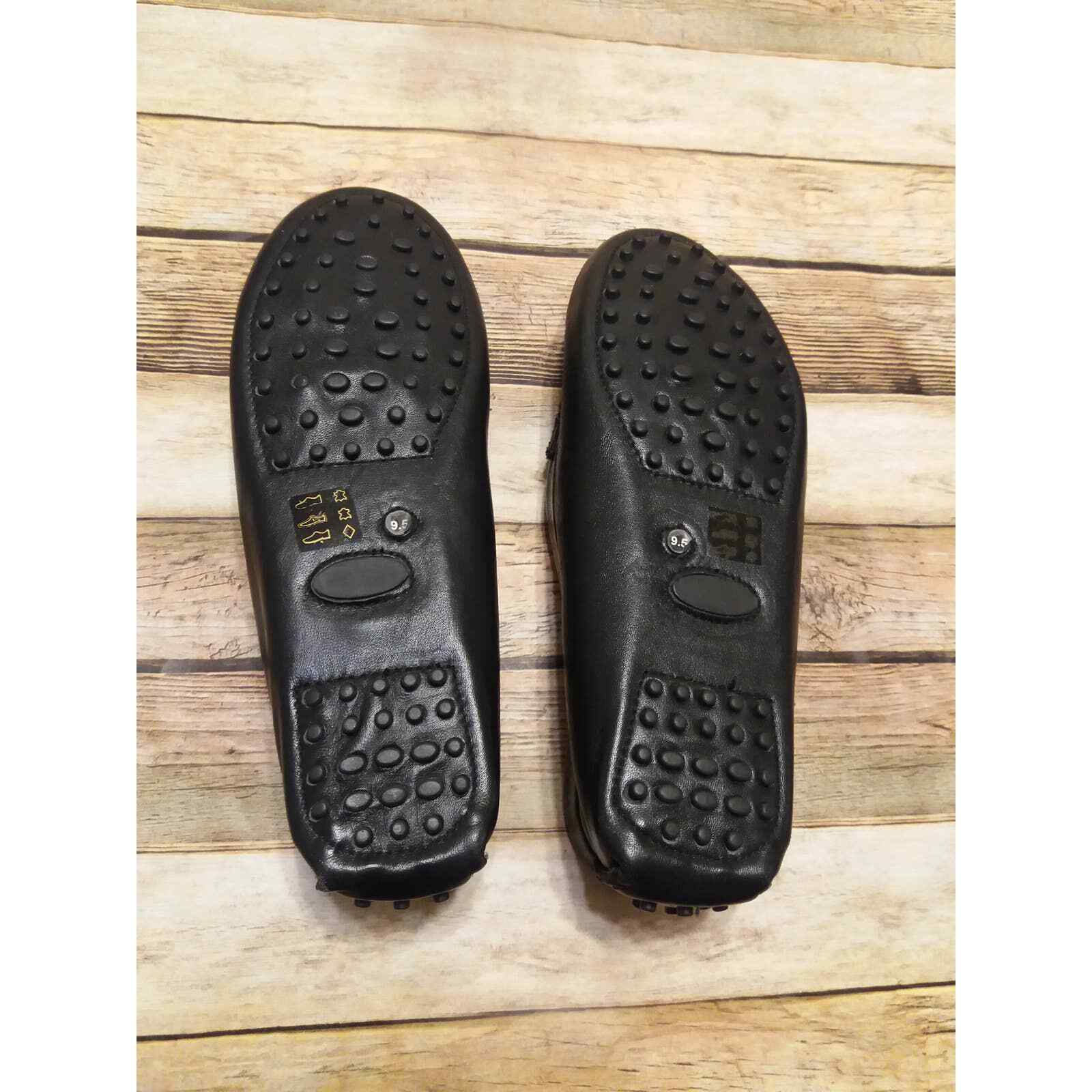 J Renee Women Leather Embellished Loafers Sz 9 1/2 Made in India.