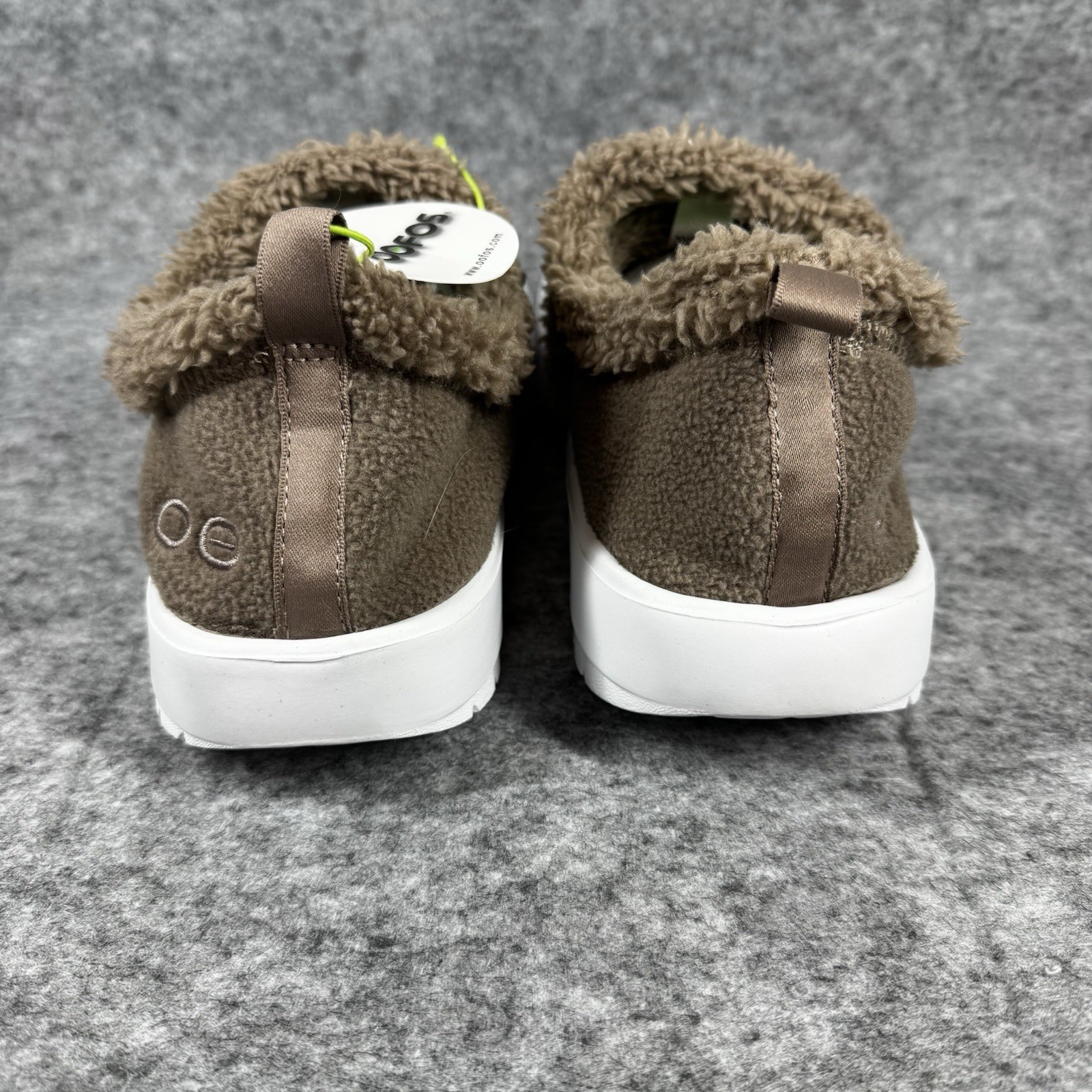 Oofos OOCOOZIE LOW CHOCOLATE Women’s NEW Recovery Shoe Brown Multiple Sizes