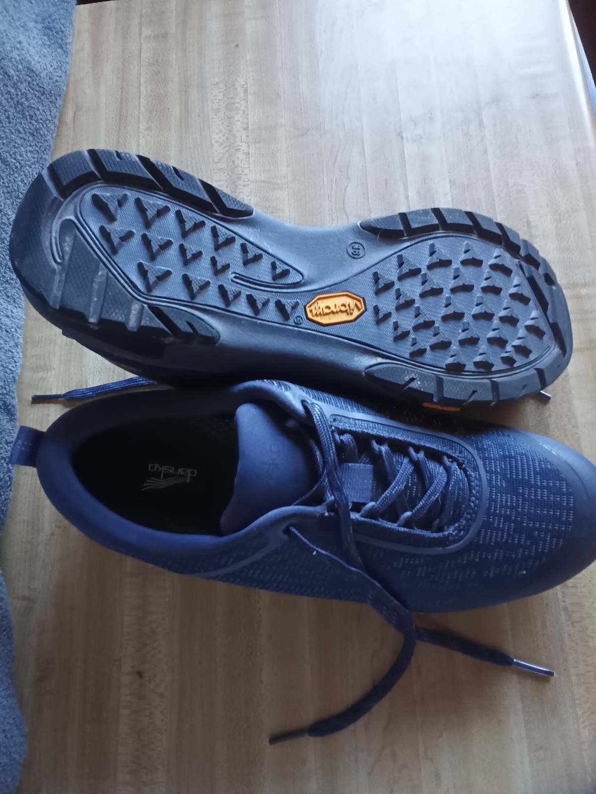 Women Dansko Makayla Tennis Shoes Waterproof Arch Plus Vibram Sole Size 38
