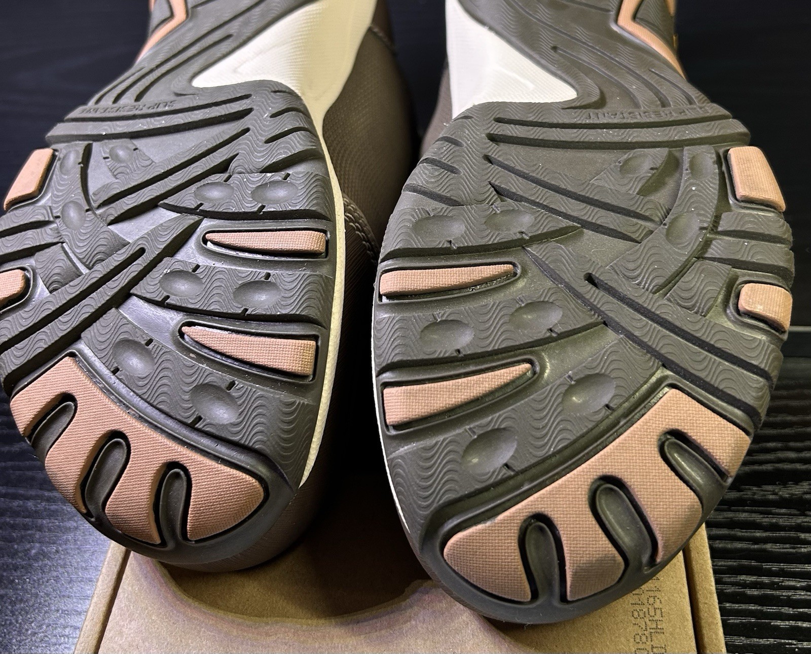 Dansko Peggy Mushroom Waterproof Hiking Walking Vibram Sole Women US 8.5-9/EU 39