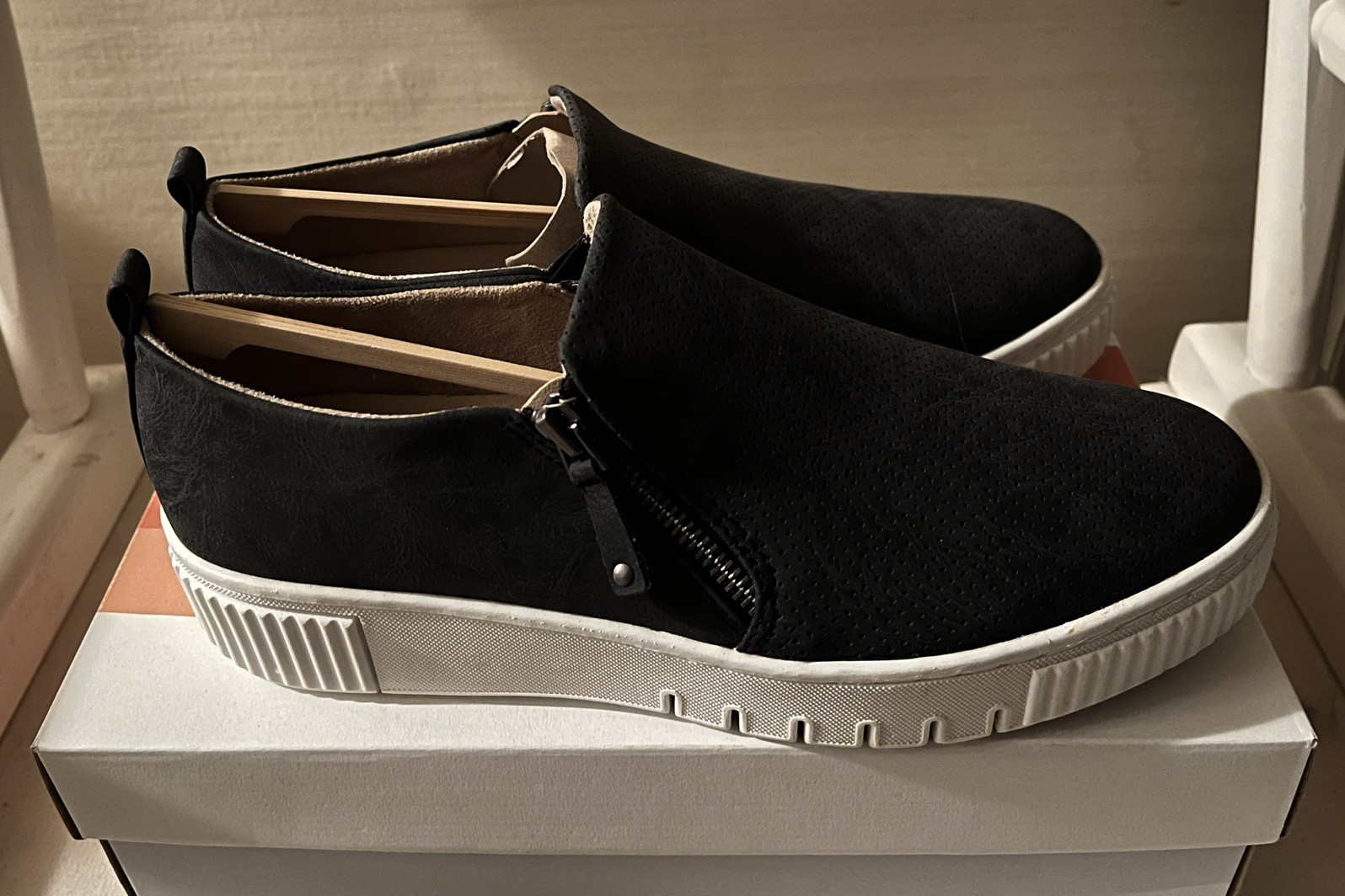 Soul Naturalizer “Turner” Slip-On Sneakers Black Canvas Women’s Size 9M NIB