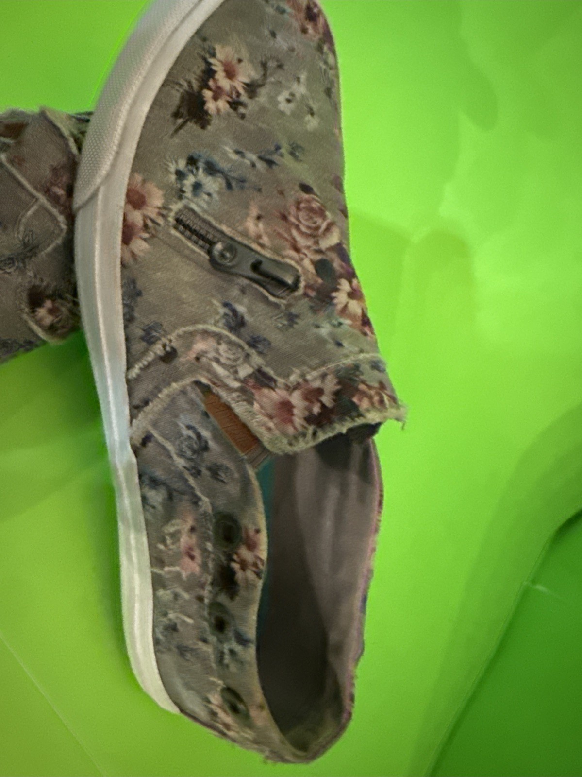 Blowfish Malibu Sneakers Distressed Gray, Size 8