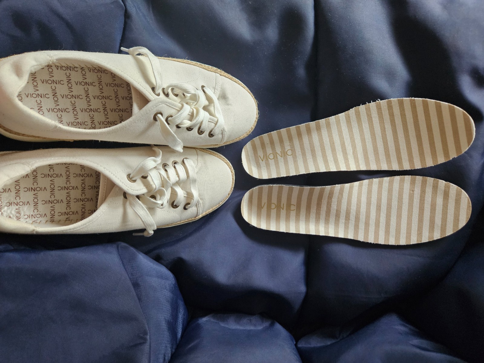 Vionic womens size 10 Hattie VS223 Ivory Color Casual Orthotic low-top sneaker