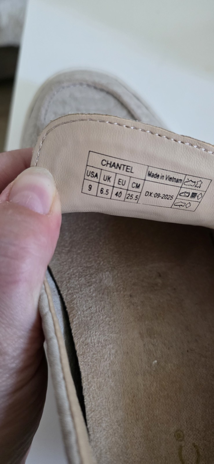 Vionic Chantel Women US 9 EU 40 Beige Leather Comfort Slip-On Loafer Flat