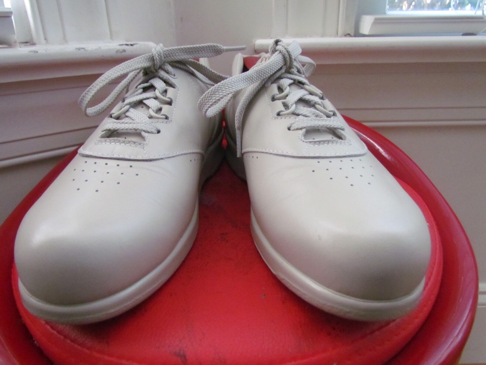 NEW SAS TRIPAD COMFORT BEIGE LEATHER WOMEN’S CASUAL SHOES SIZE 8.5M