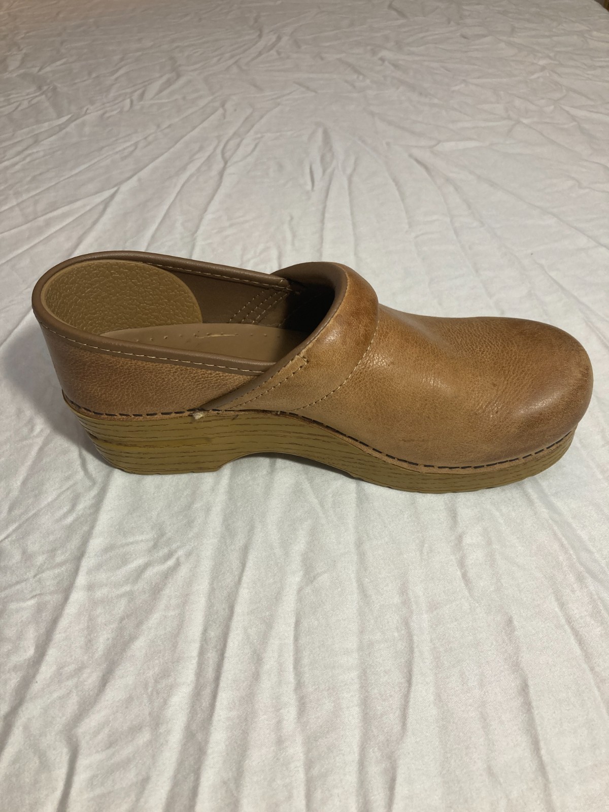 Dansko Honey Tan Leather Clogs Nonslip Professional Nurse US 7.5 – 8 EU 38