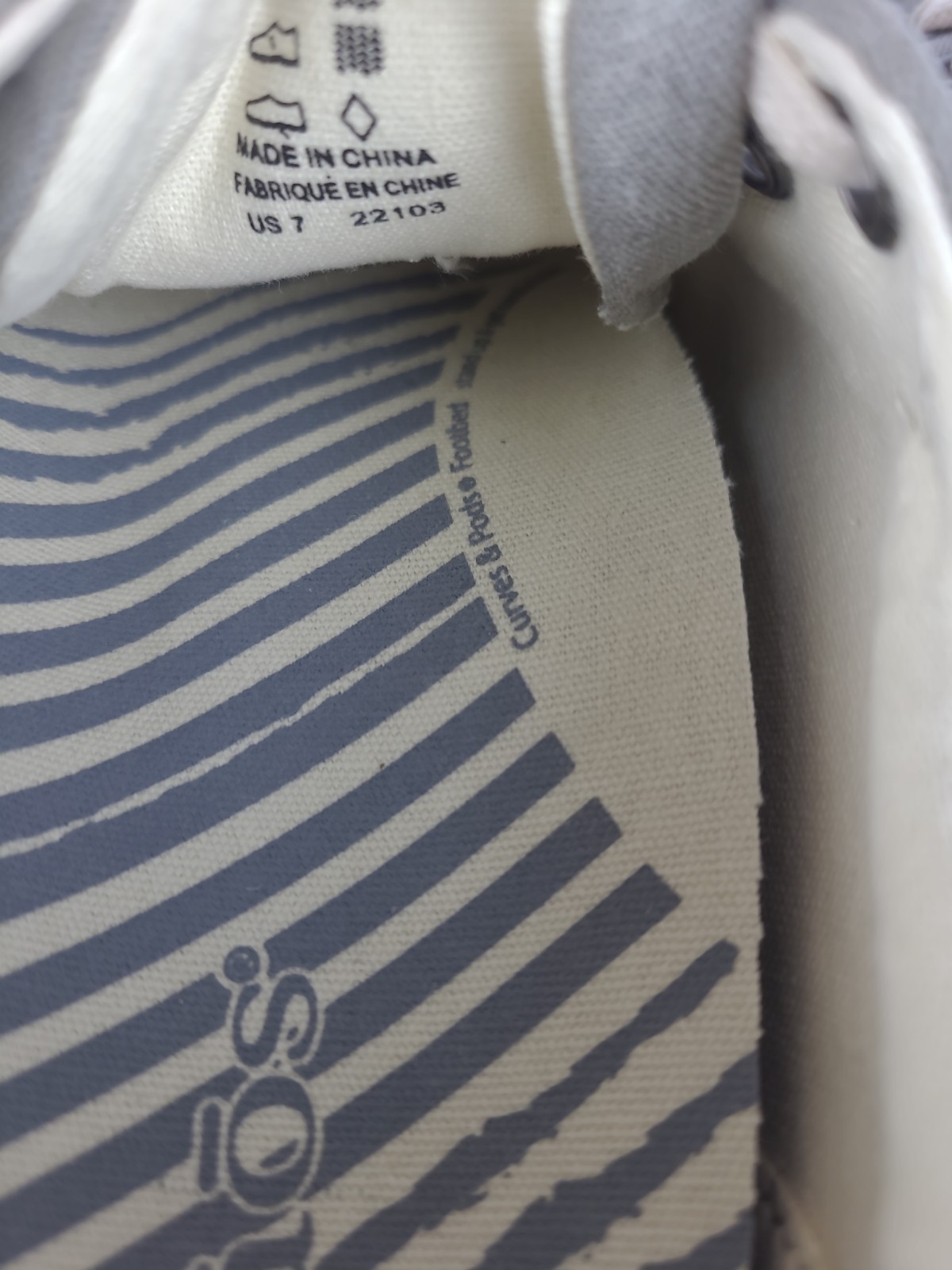 TAOS Women’s Star Lace Up Sneakers Size 7 Womens Grey Washed Canvas Low Top NWOB