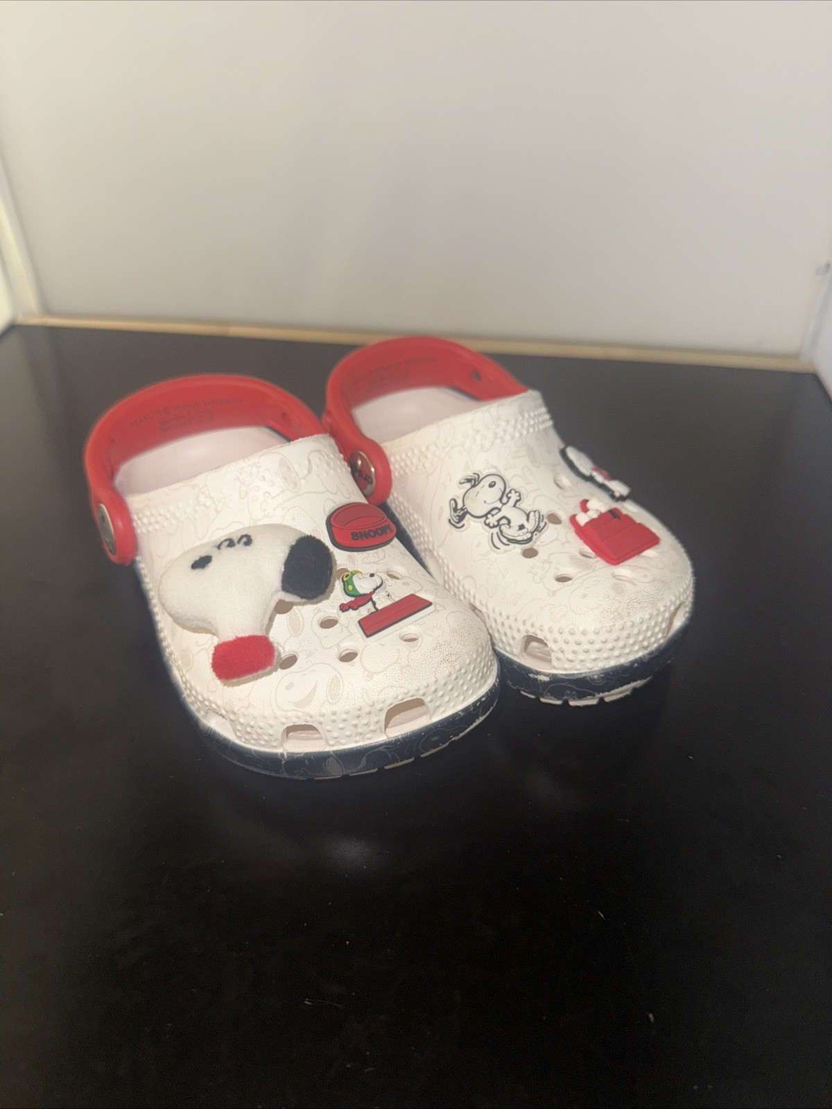 Crocs x Peanuts Classic Clog 211124 Snoopy Jibbitz Toddler size C7