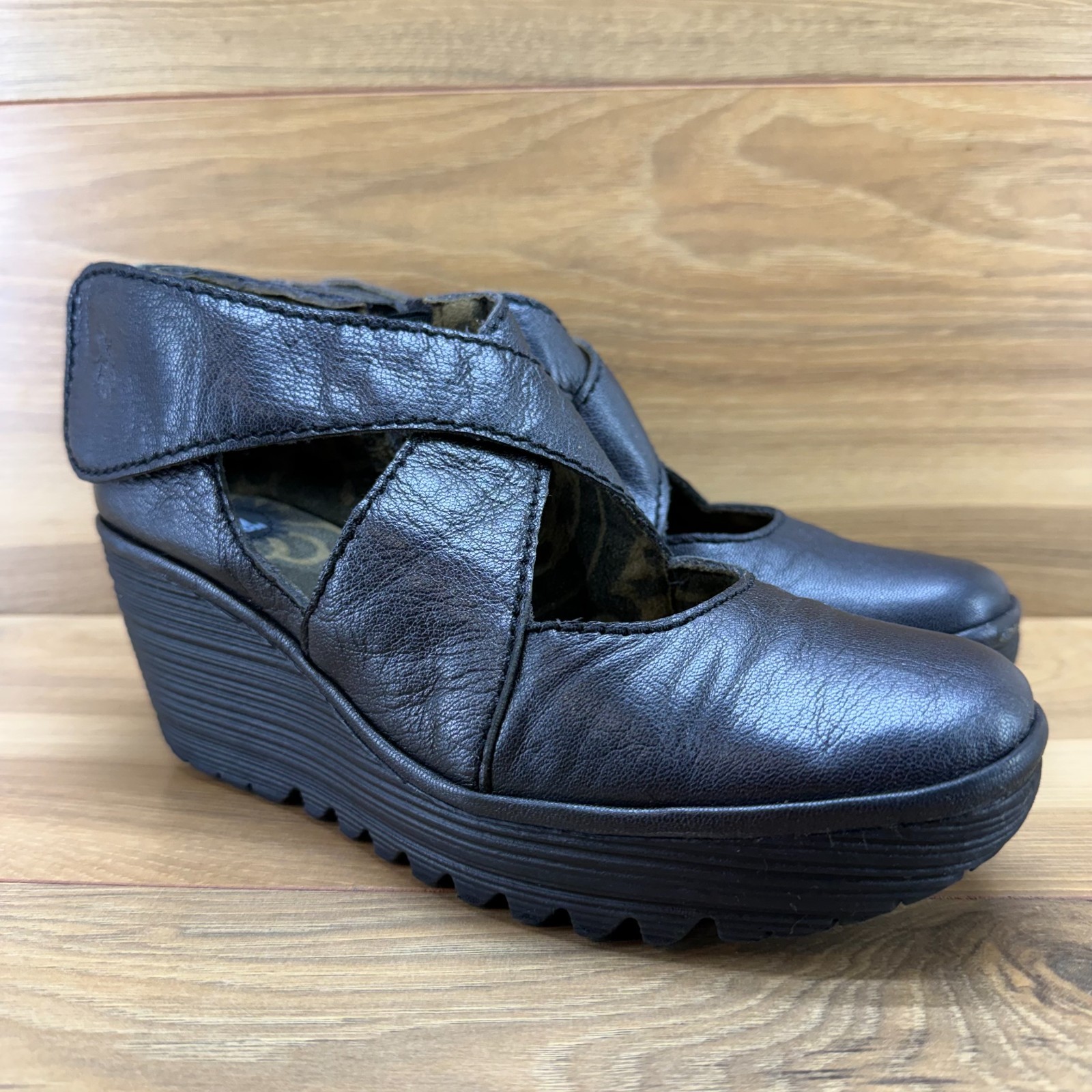 FLY LONDON Yogo Crossover Wedge Pumps 9 EU 39 Dark Pewter Walking Comfort