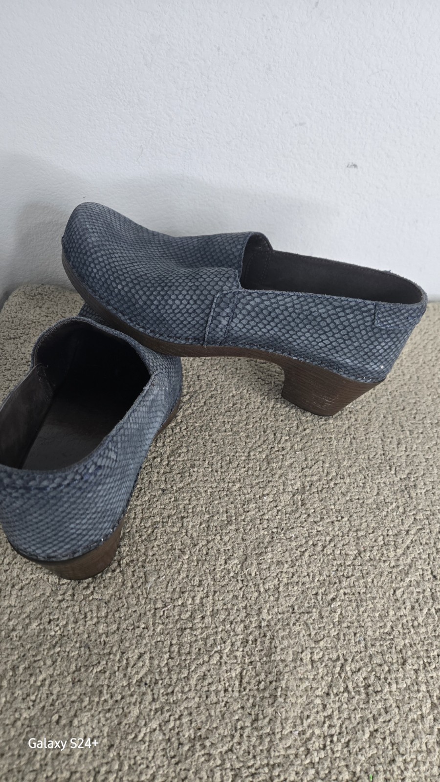 Dansko Womens Size 41 Blue Snake Embossed Suede Comfort Shoes Clog Heels