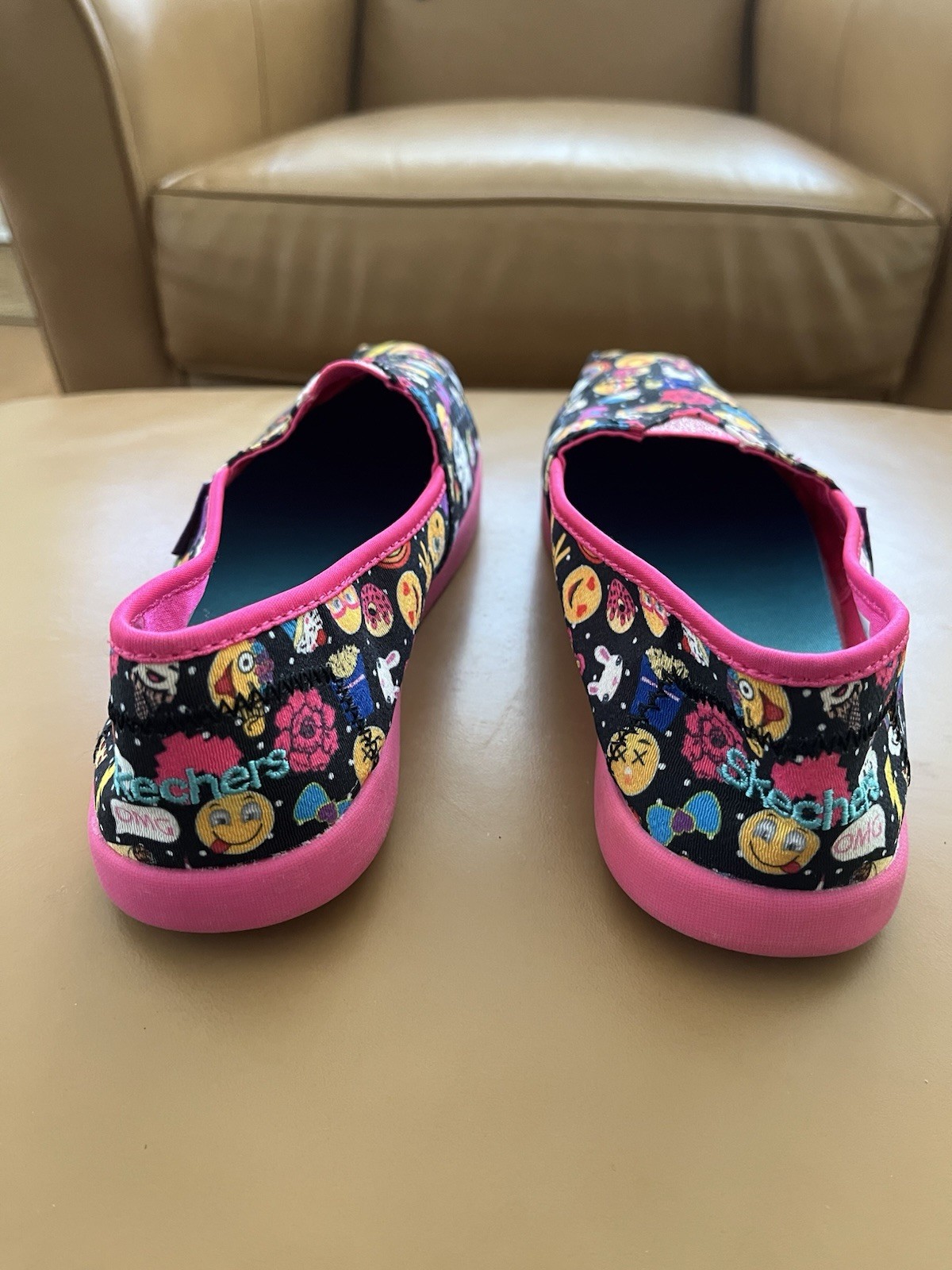Skechers Womens Emoji Print Canvas Slip On Shoes Size 5 Memory Foam Gel Infused