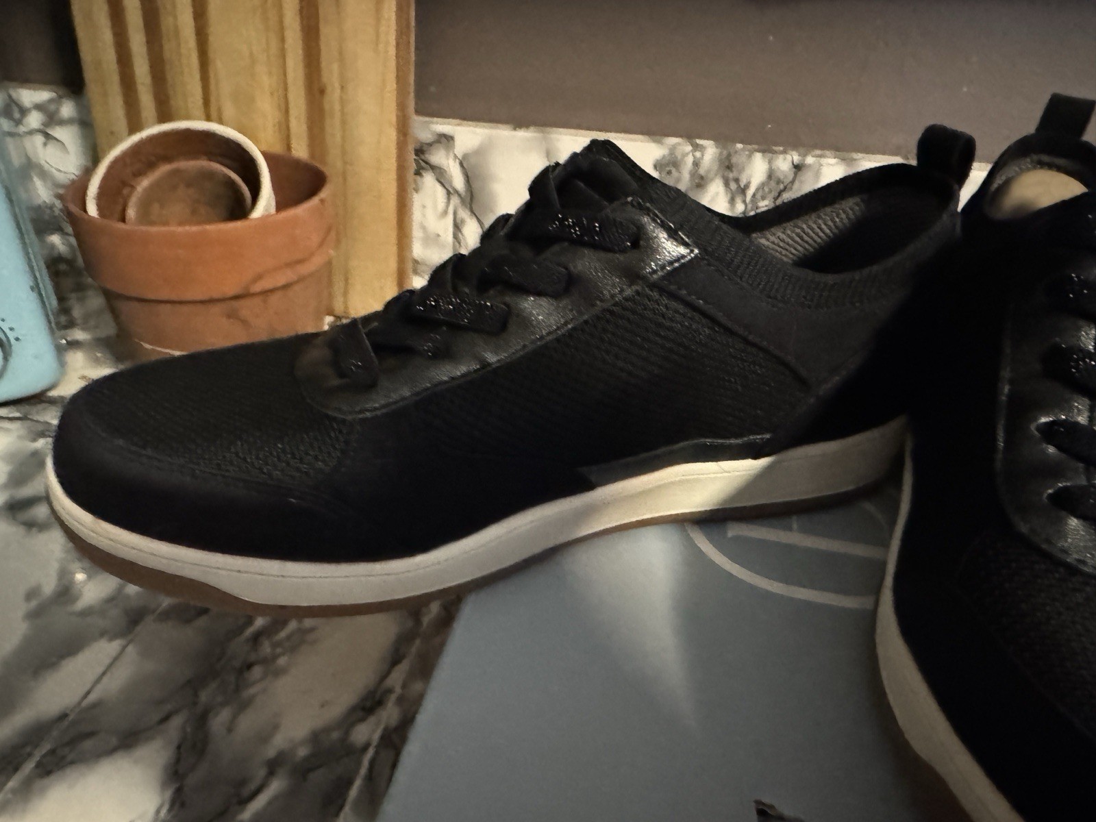 BZEES for LifeStride Dynamic Women’s Black Fabric Lace-Up Sneaker 9.5 W Washable