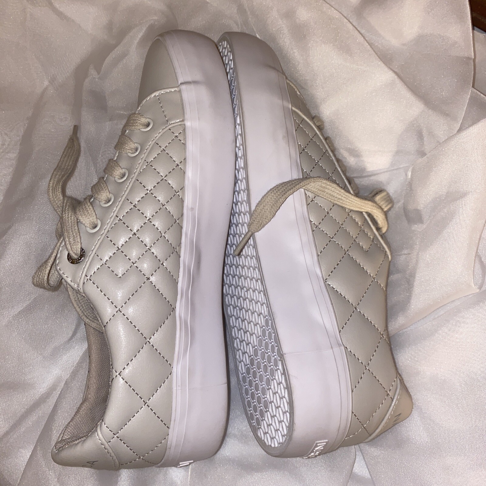 Nautica Women’s Shoes Size US 8.5 Comfort Insole New With Tags Leather Quilted