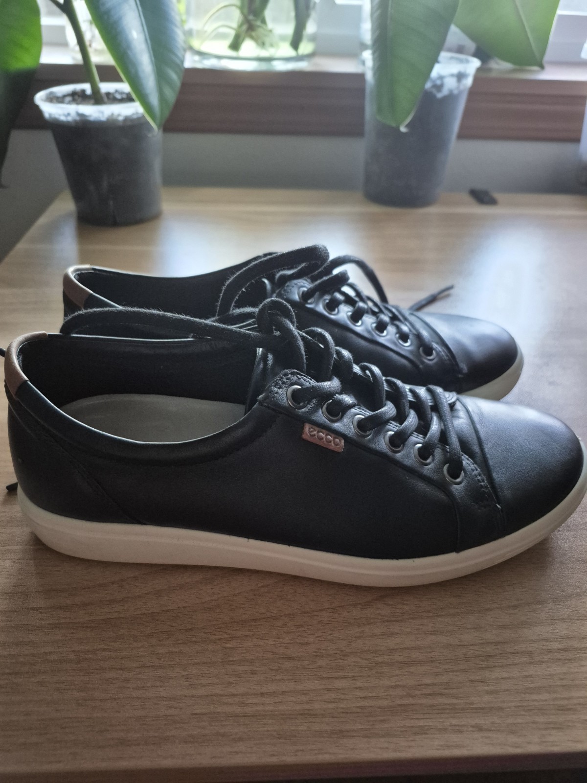 Womens Ecco Shoes Size 8 Black And White