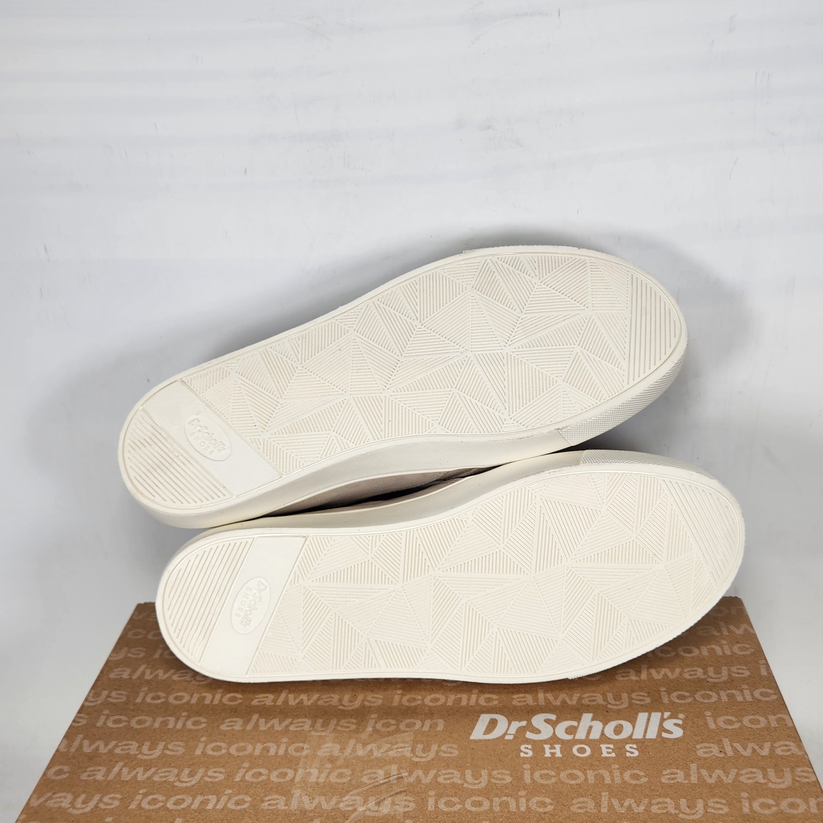 Size 9.5 WIDE – Dr Scholls Nova – Oyster