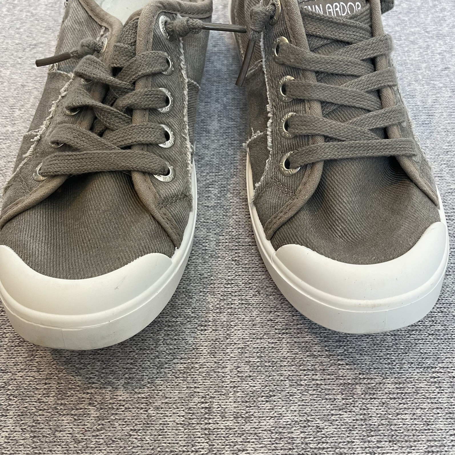 JENN ARDOR SlipOn Canvas Shoes Women Low Top Fashion Sneakers Walking Flats 6.5