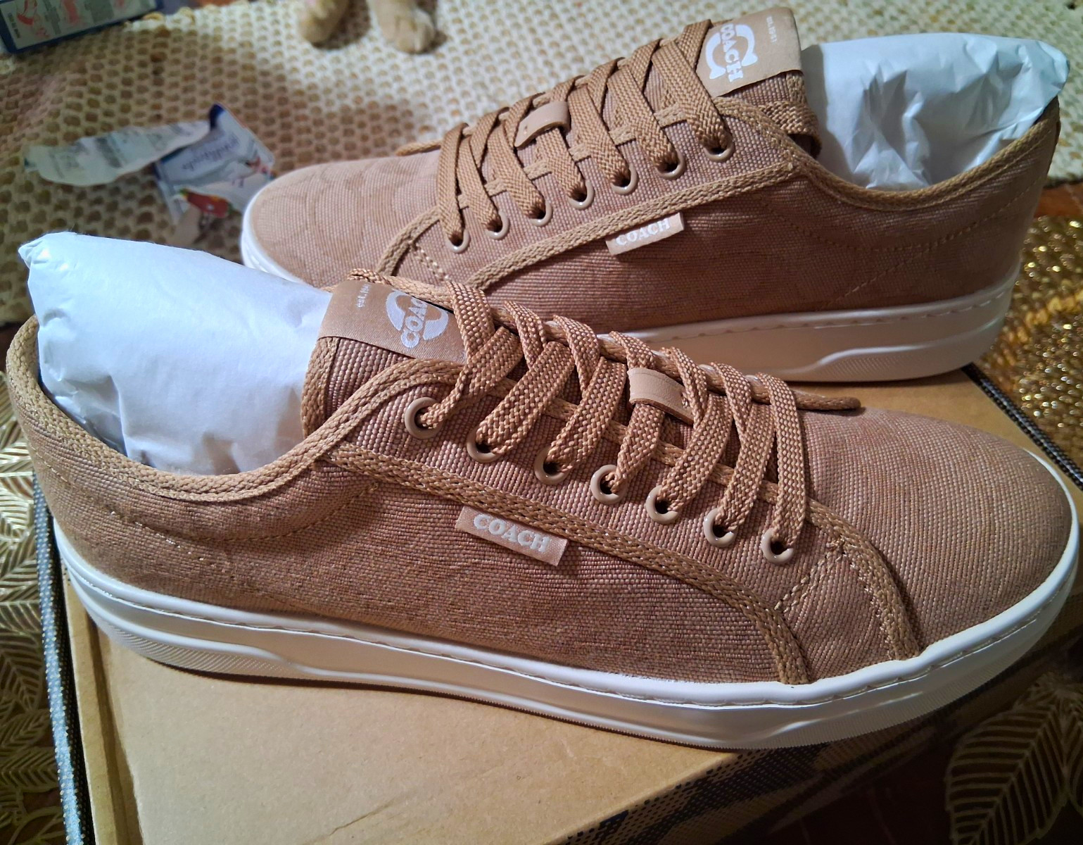 COACH Womem’s Taupe Canvas Lace-Up Sneakers Logo Accents US 9.5