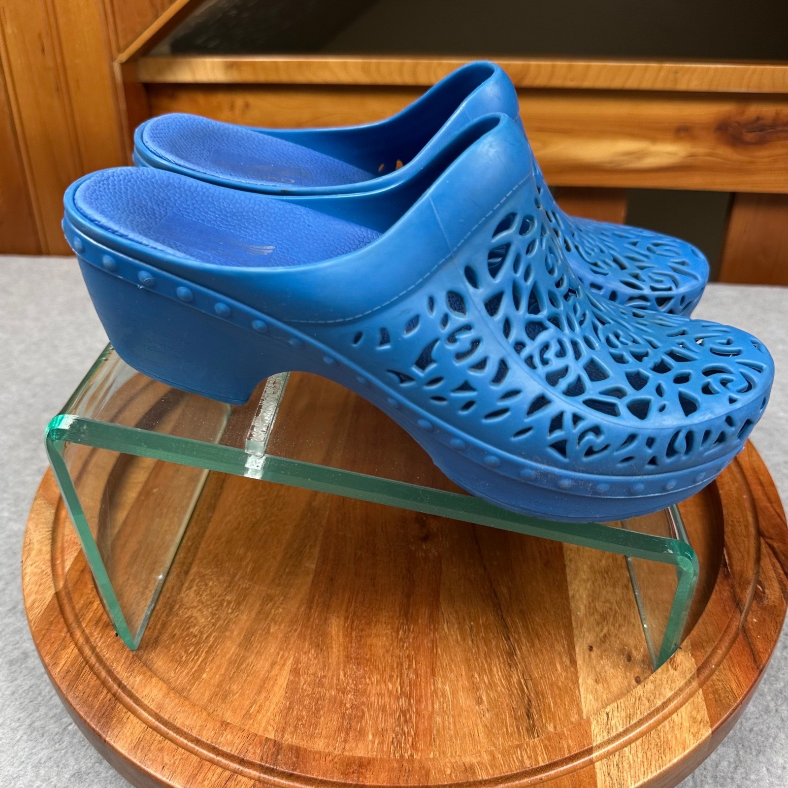 Dansko Blue Rubber Laser Cut Filigree Clogs Mules Womens Size 39 EU 8.5-9 US