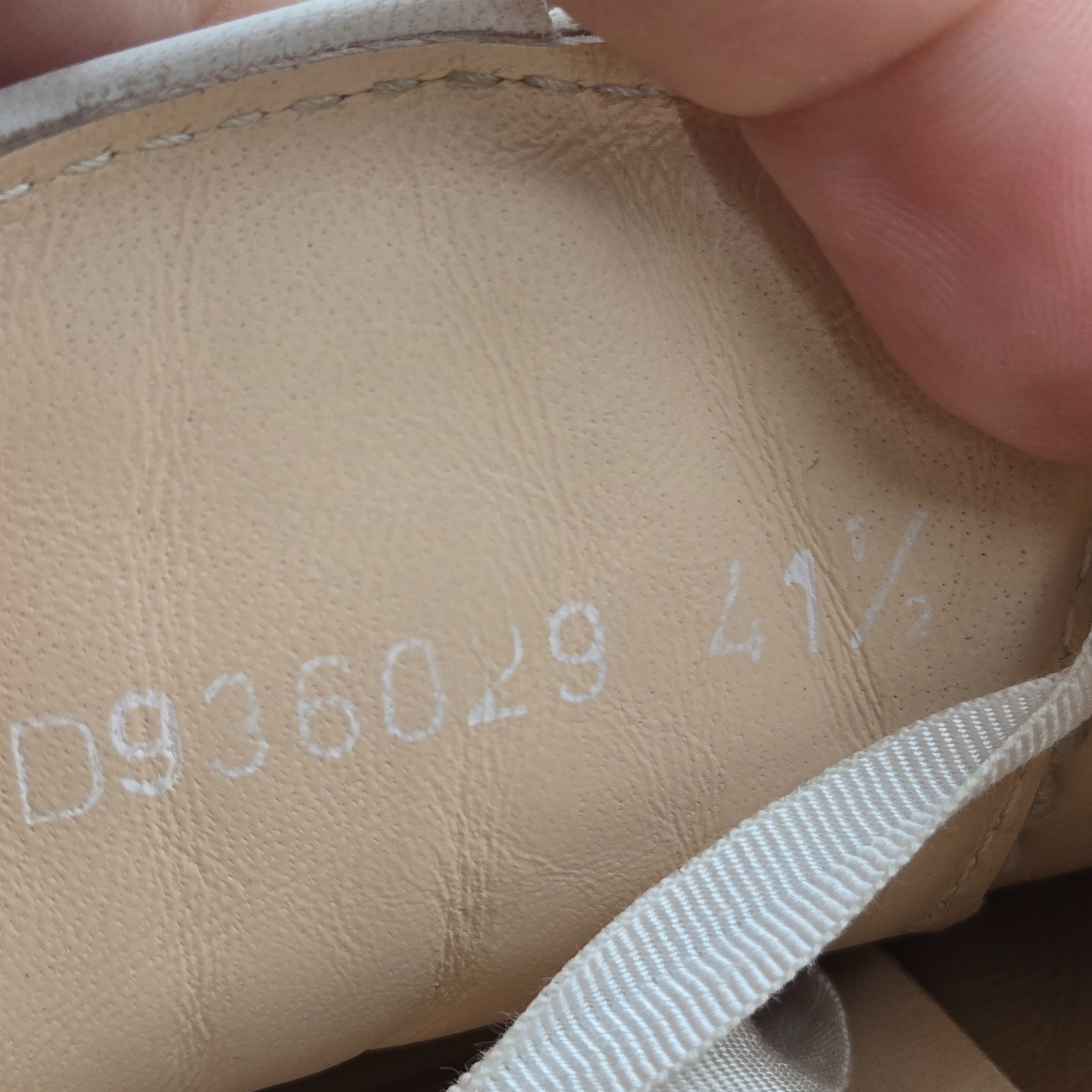 AGL Sade Shoes Womens 41.5 / 11.5 White Tan Suede Leather Low Top Casual Sneaker