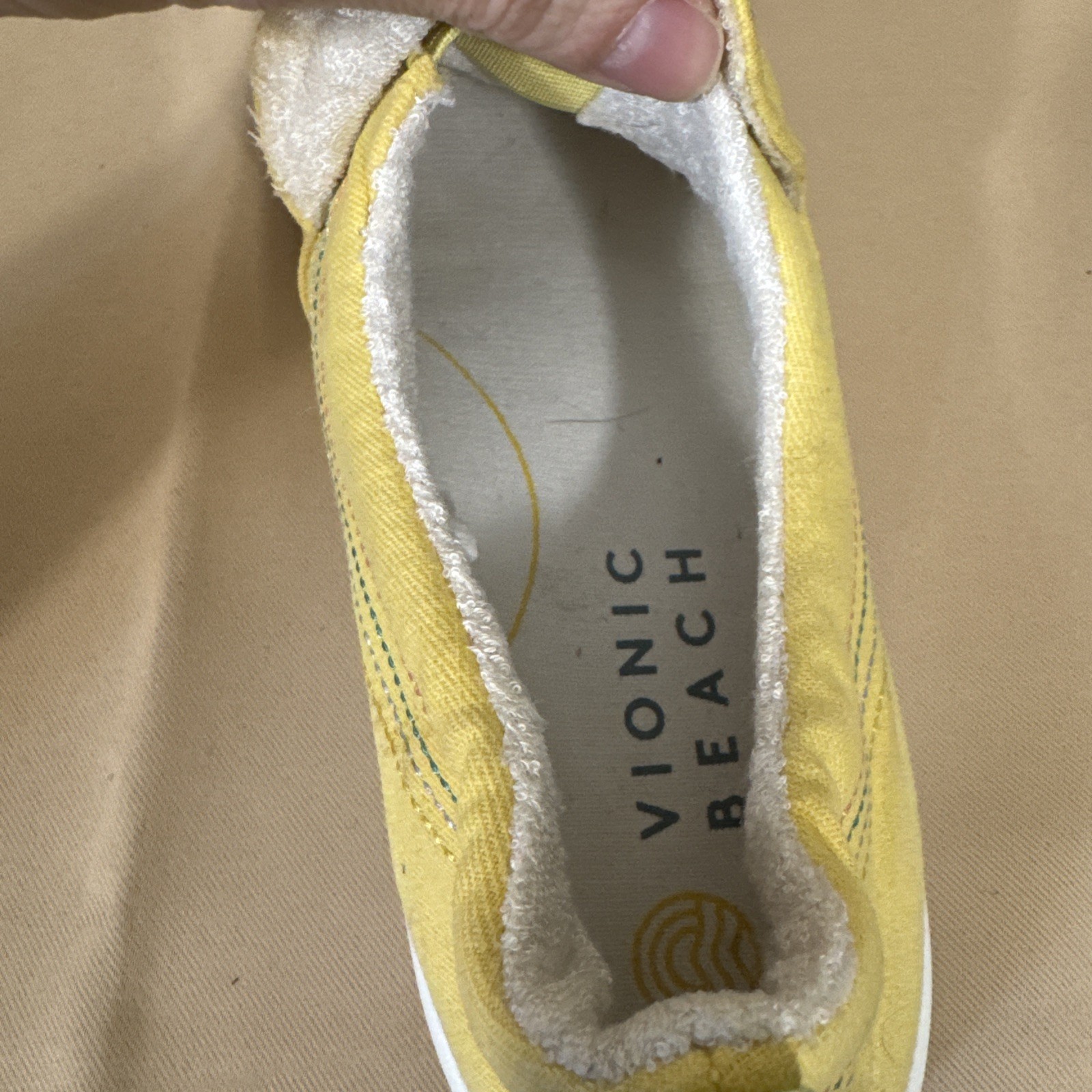 Vionic Beach Noosa Slip On Sneakers Women’s 7 Yellow Canvas Casual Comfort Shoes