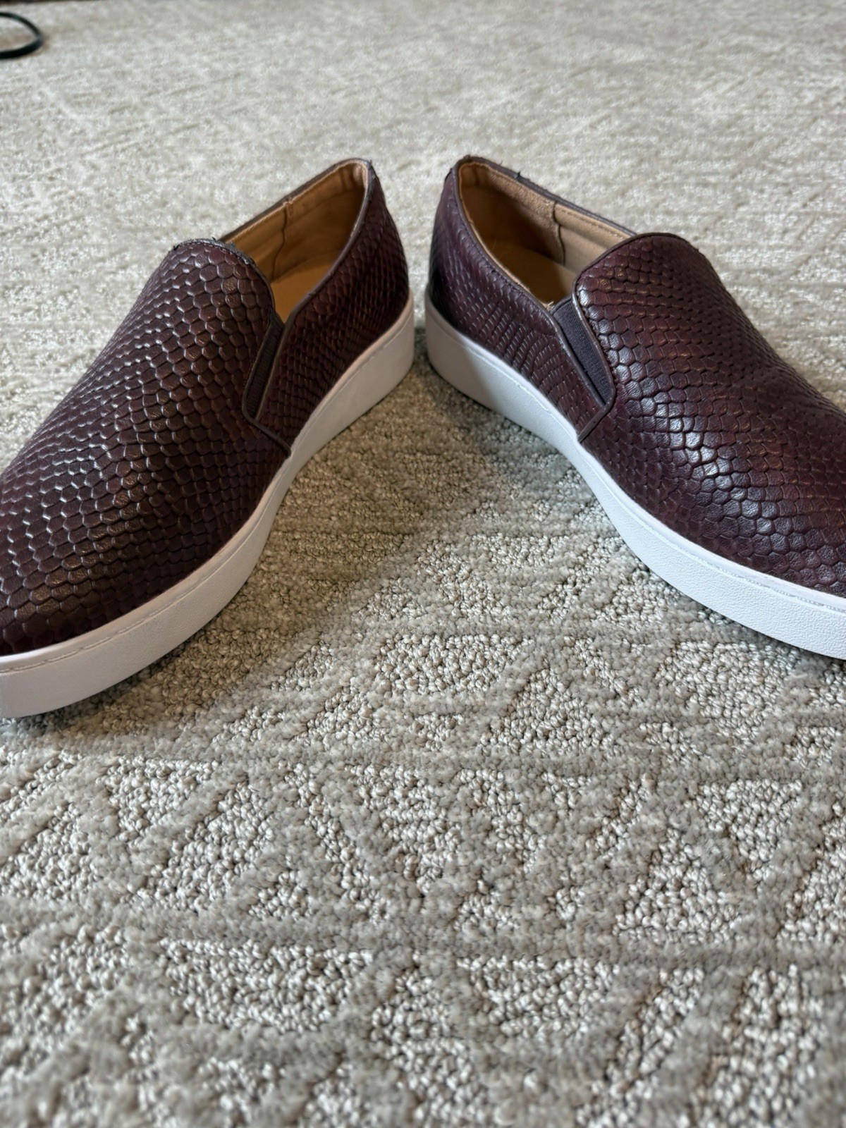 Vionic Women’s Burgundy Snake Skin Slip-On Comfort Shoes 8 M White Sole NWD
