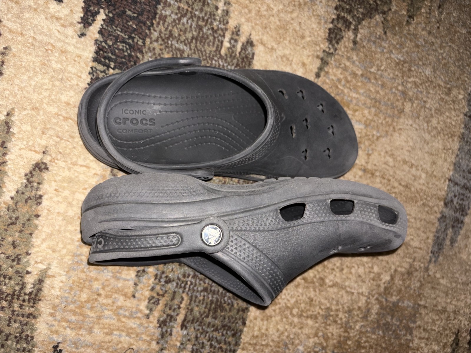 Disney Parks Mickey Mouse Classic Black Crocs Clogs Comfort Shoes Size M4/W6