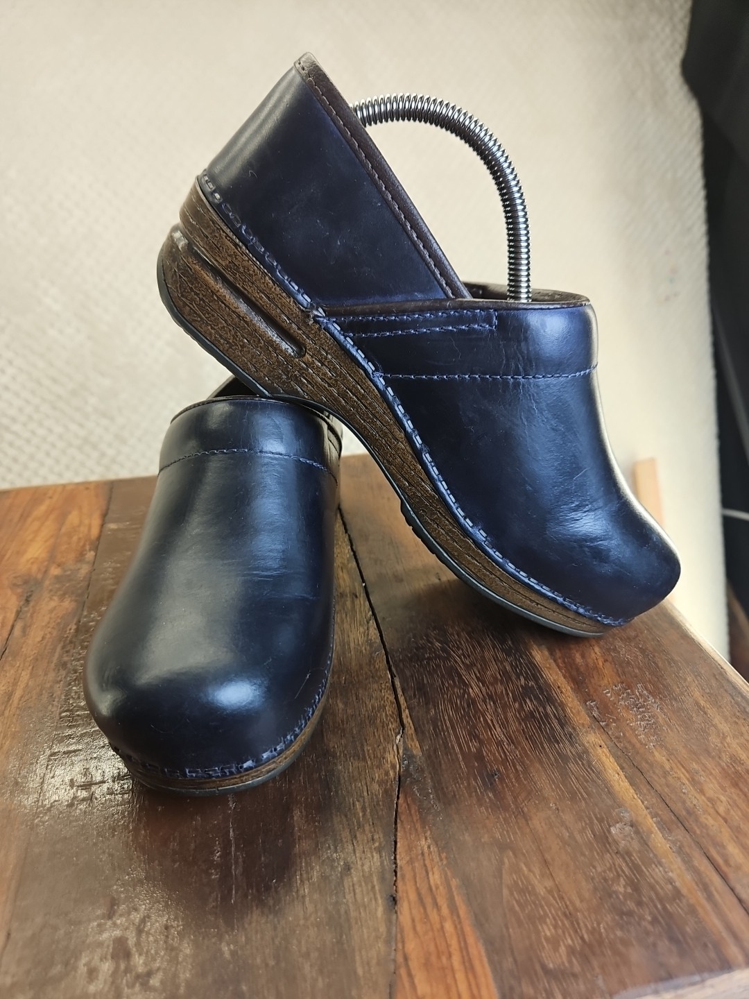 DANSKO Deep Purple Slip Clogs Nurse Shoes Clogs Sz 6.5 (37) Looks Unworn