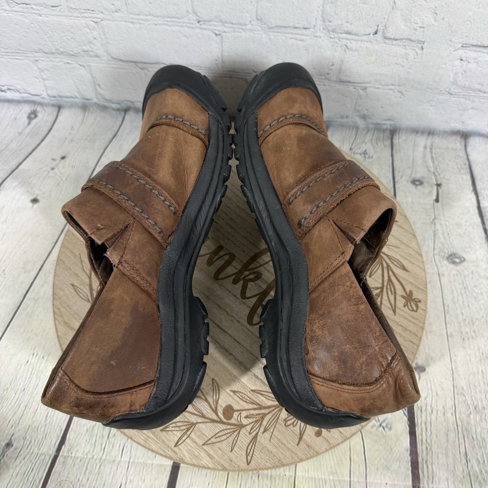 KEEN Kaci Leather Comfort Walking Shoes Women Size 9.5 Brown Casual Slip On
