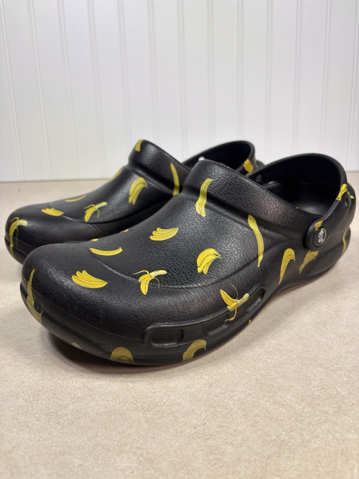 Crocs Bistro Graphic Clogs Banana Print Men’s Sz 10 Womens Sz 12 Slip On Mules