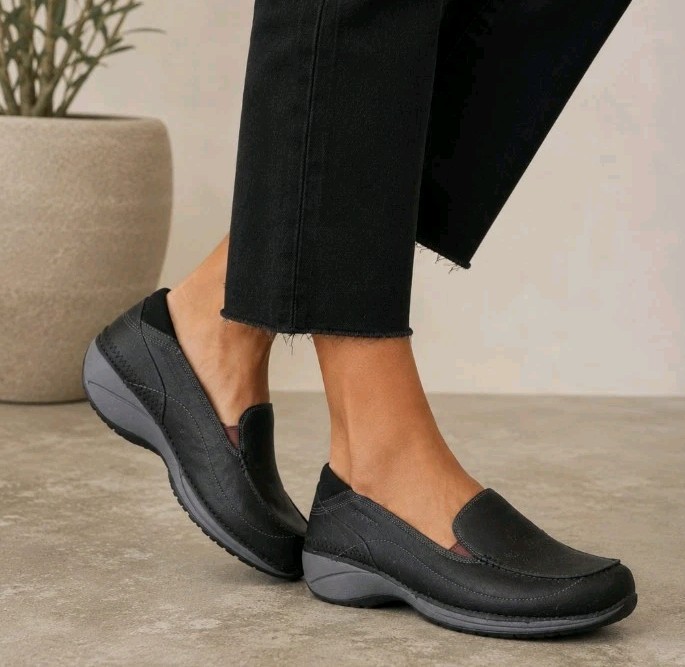 Merrell Namak Loafers Flats Black Leather Slip-On Shoes Casual Women’s Size 10
