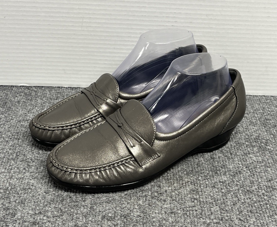 SAS Tripad Loafer Shoes 9.5 M Silver Gray Leather Loafer Comfort