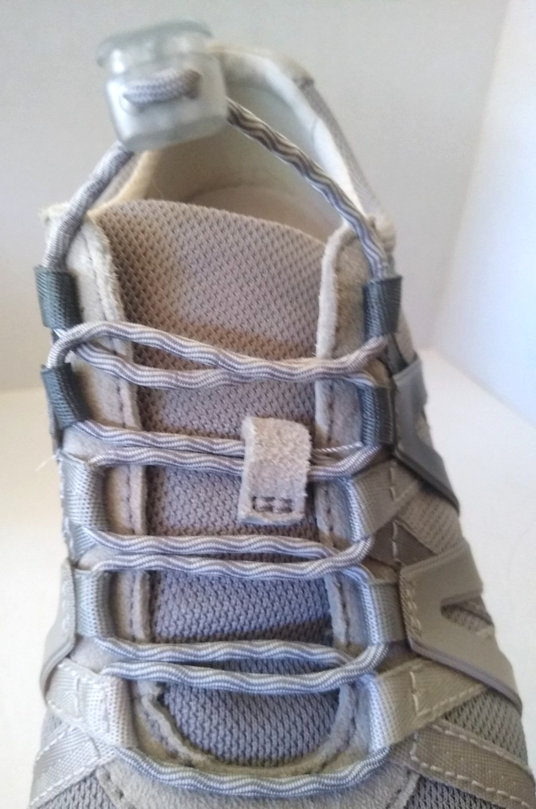 Dansko Henriette Tennis Shoes Women’s Size 8 Grey Suede Sneakers Quick Lace