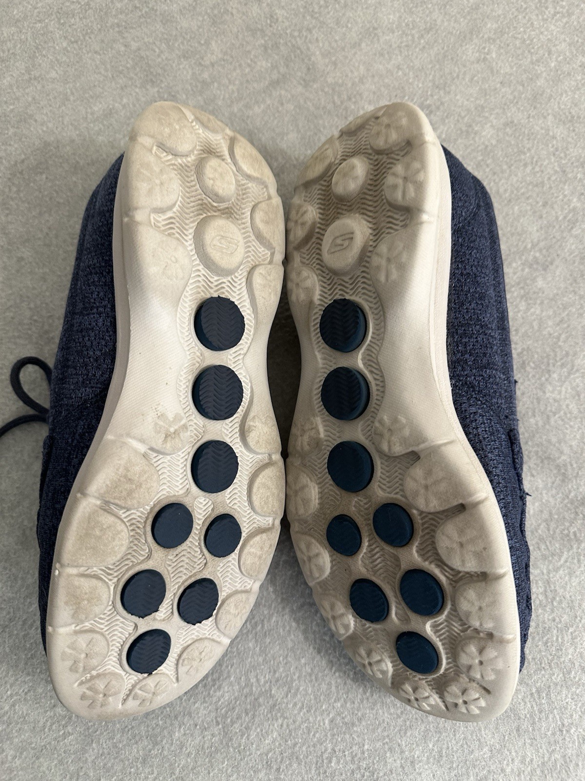 Skechers GoGa Max women’s 8.5 blue boat shoes