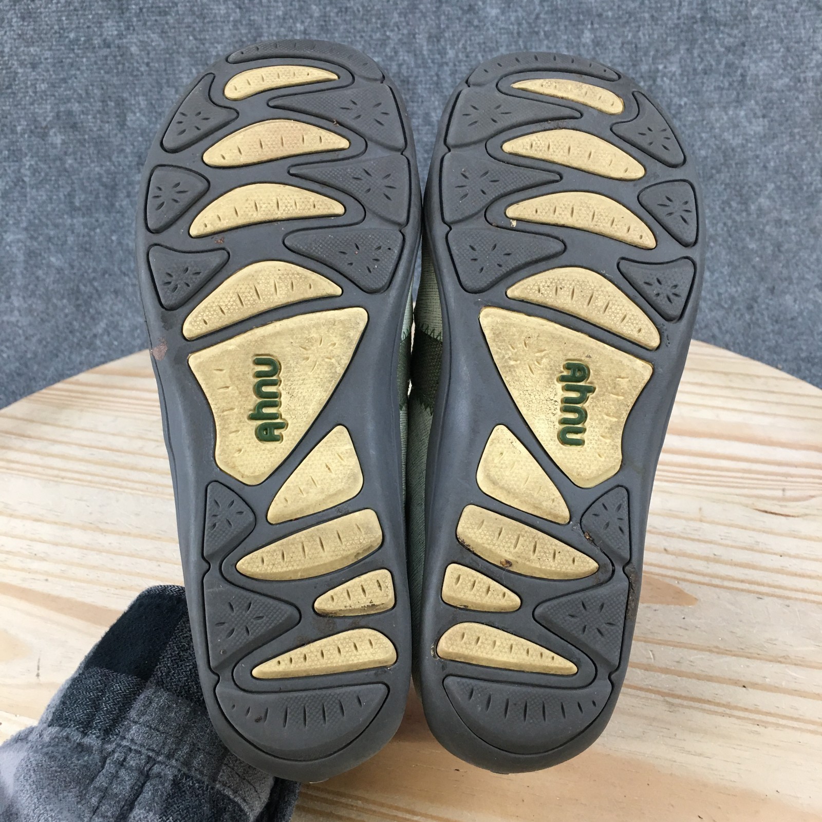 Ahnu Jackie Loafer Flats Womens 6.5 Comfort Slip On Logo Leather Sage Green