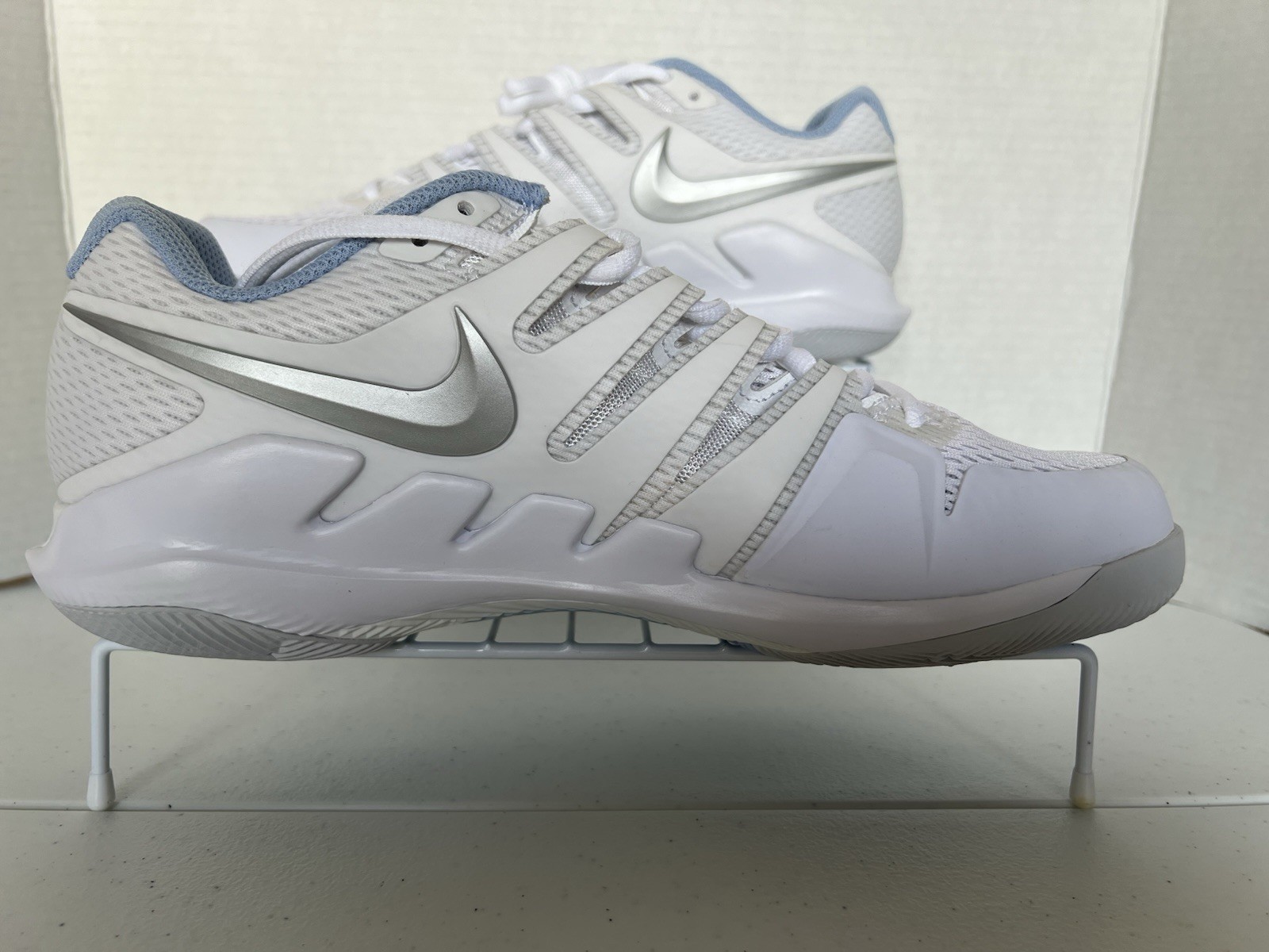 Nike Court Air Zoom Vapor X HC Womens Shoes White Silver AA8027-105 Size 9.5 NEW