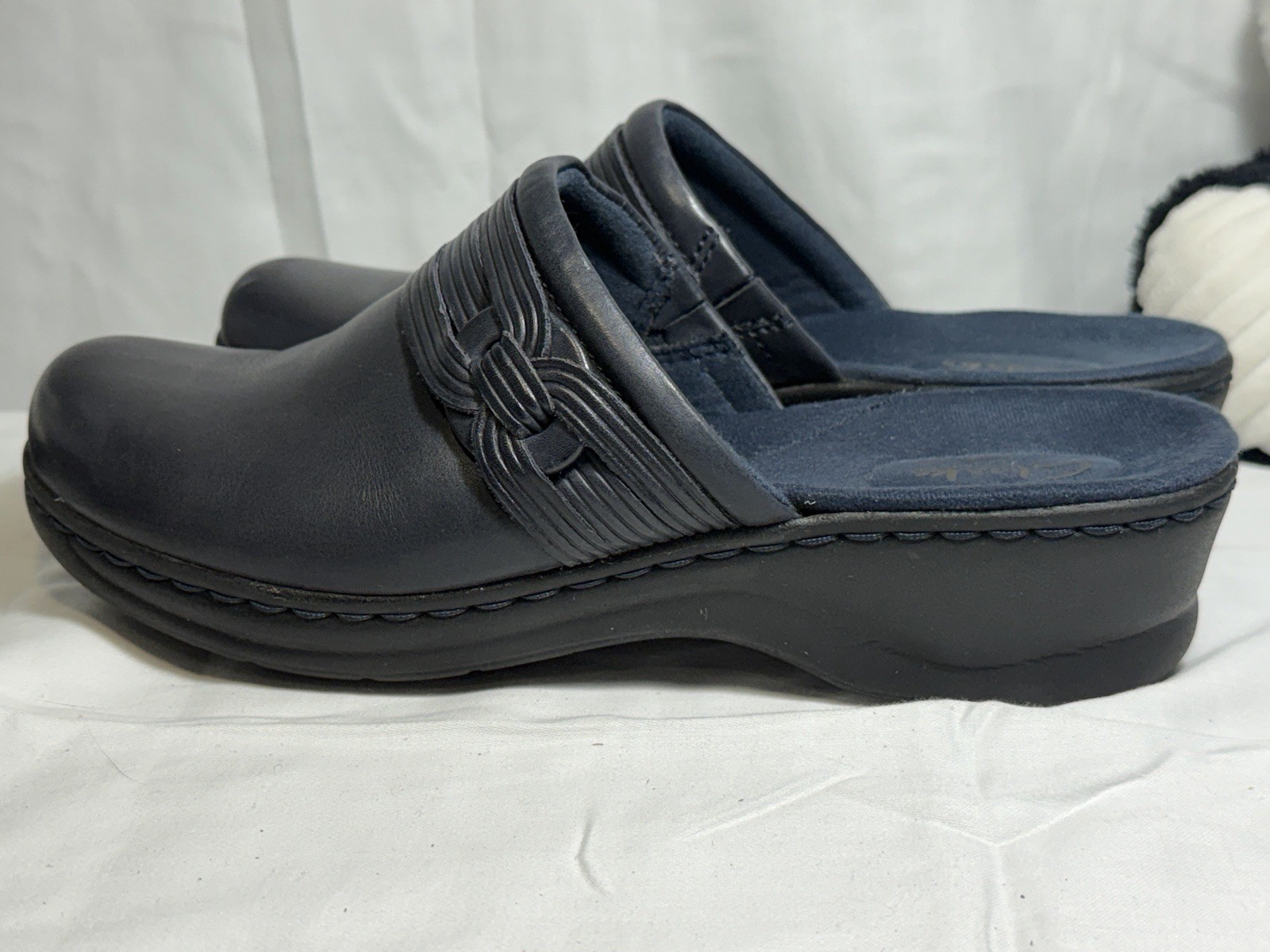 Clarks Leather Slip on Mules / Clogs – Women’s Size 7.5 M – Navy Blue