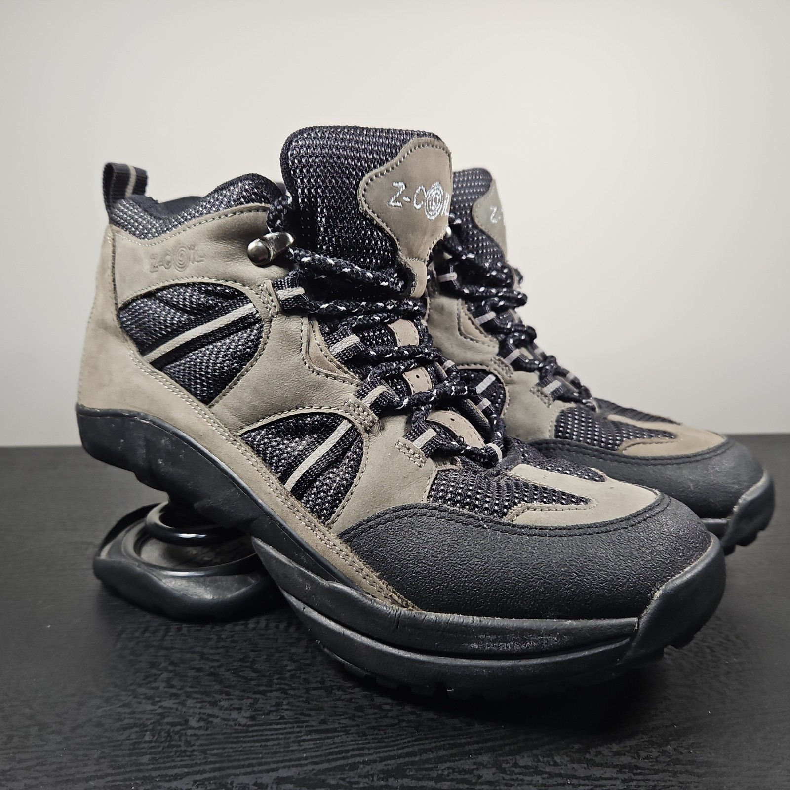 Z-Coil Gray Nubuck High Desert Open Coil Lace Hiking Shoes Boots Womens Size 8