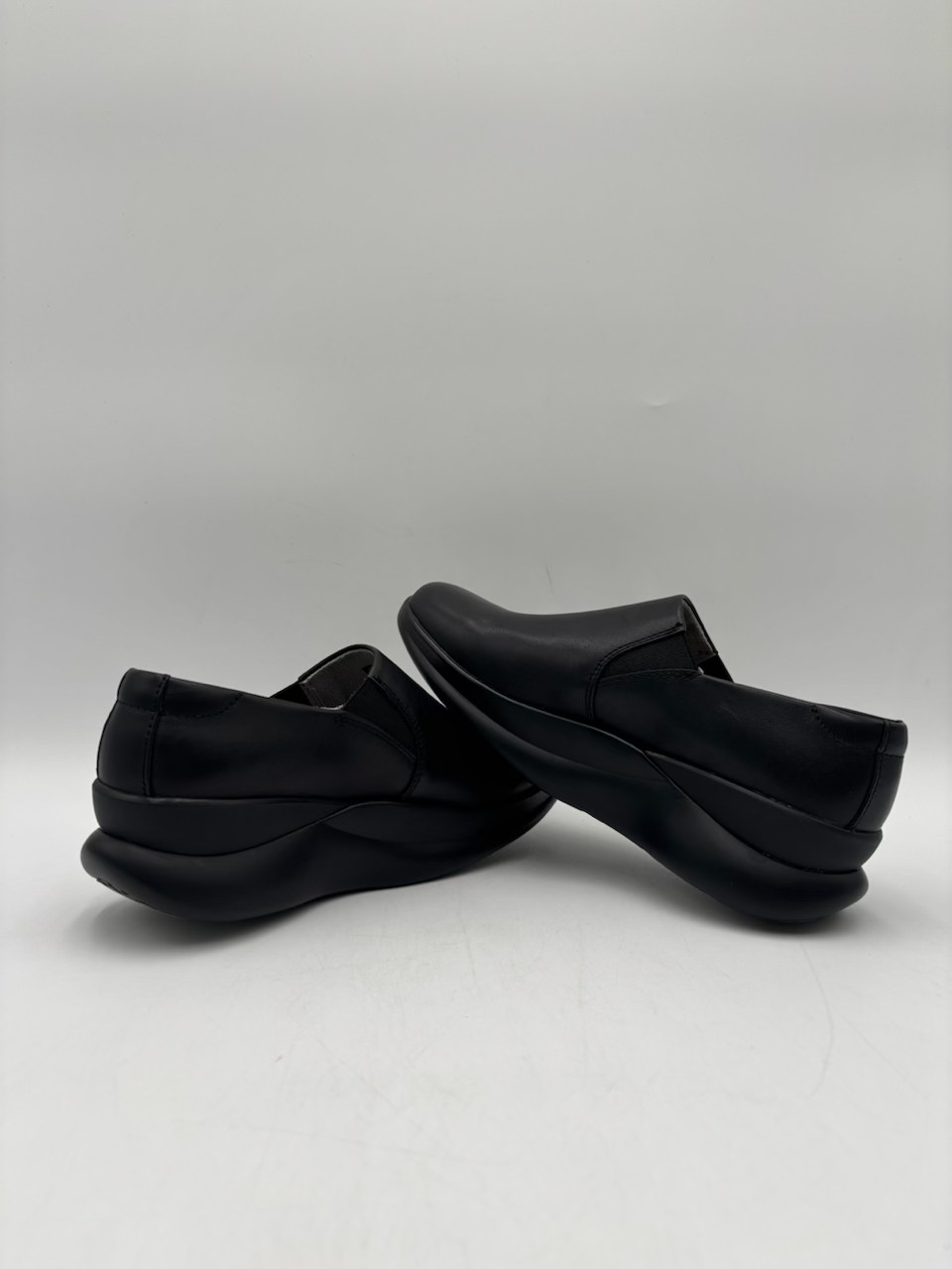 Moshn VERVE FULL GRAIN 07252021 Women’s NEW Slip-On Shoes Black Multiple Sizes