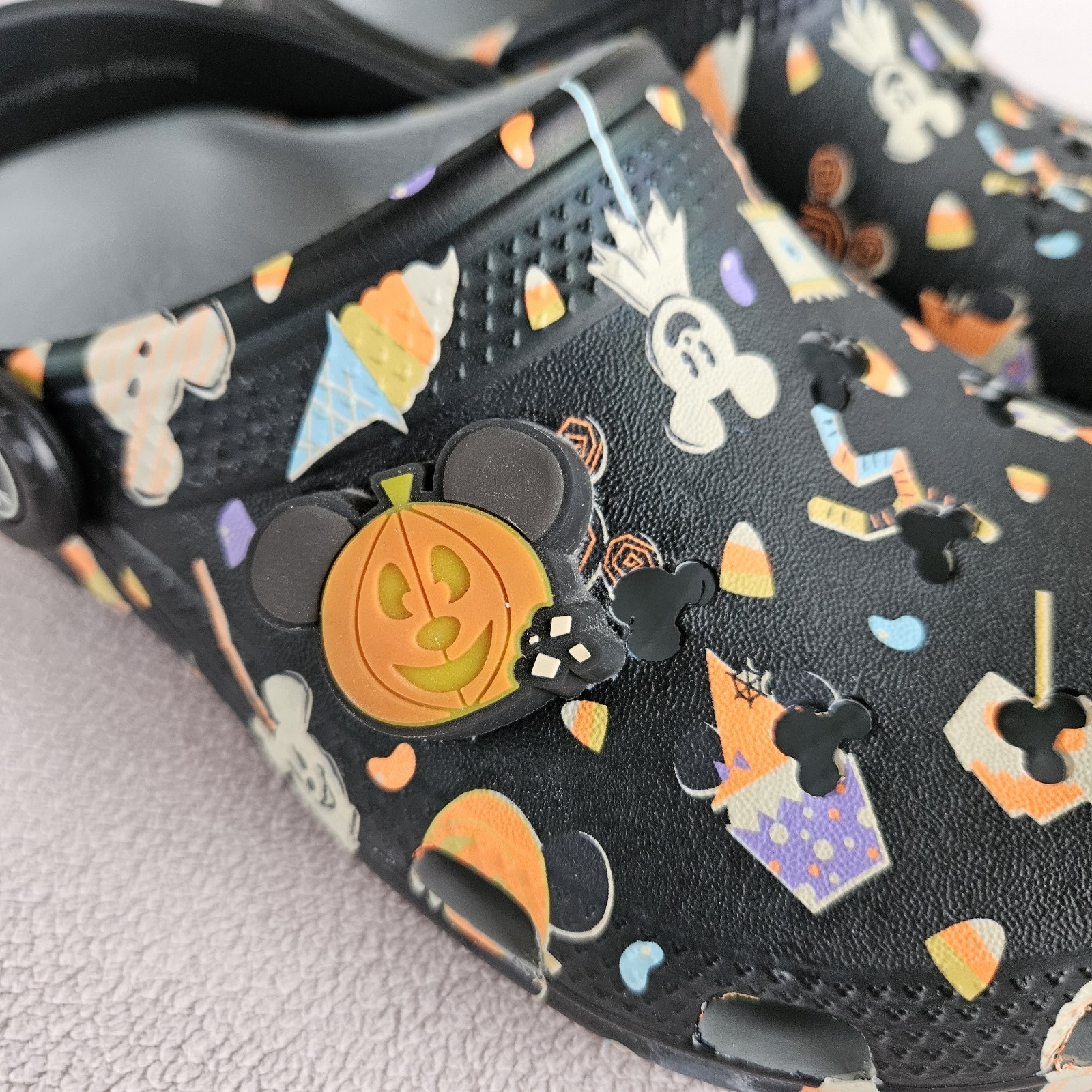 Crocs Classic Clog Disney Halloween Mickey Mouse Light-Up Slip-On Men 4 Women 6