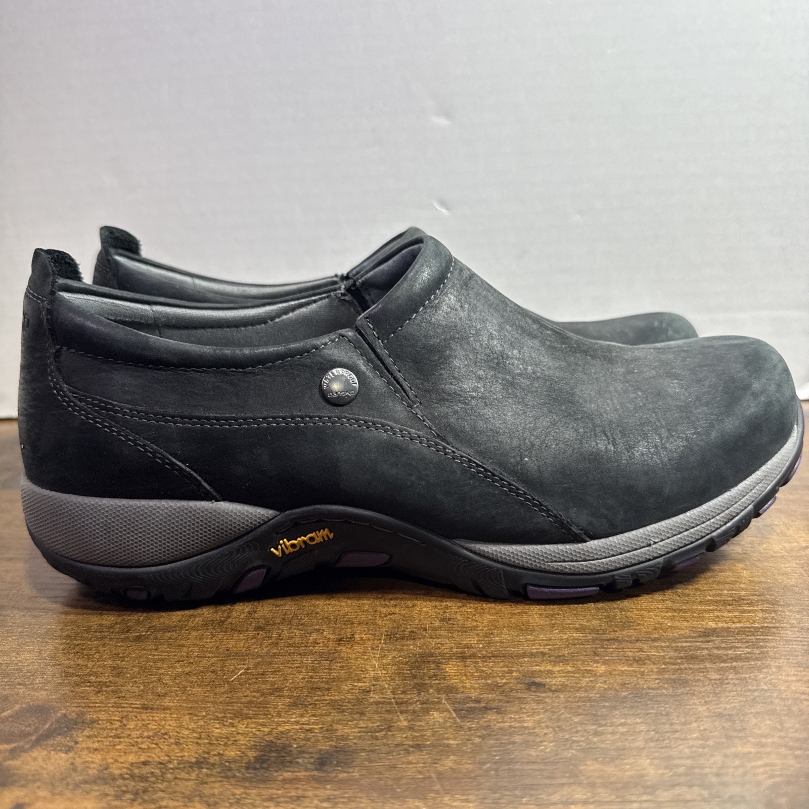 Dansko Patti Women’s 41 Black Leather Waterproof Slip-On Clogs Vibram MINT COND