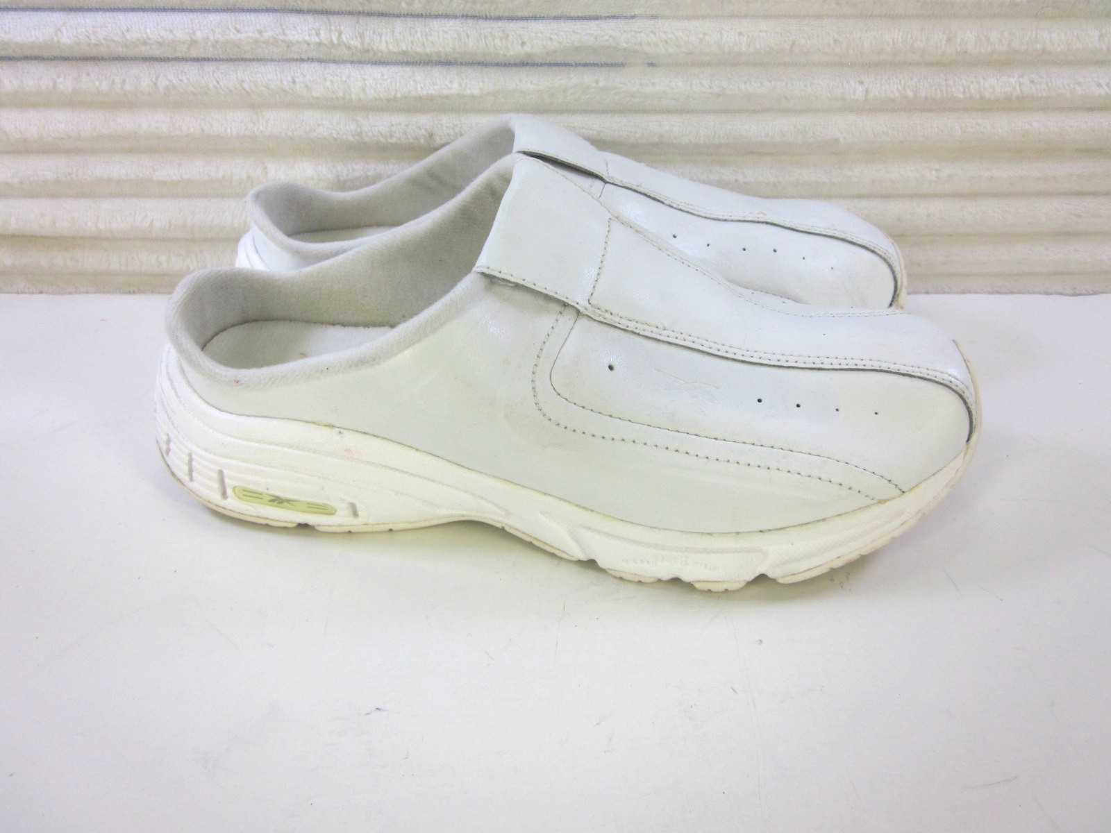 Reebok Duty Proof White Slip-On Mules Size 6.5 us Nurse Work Oil Slip Resistant