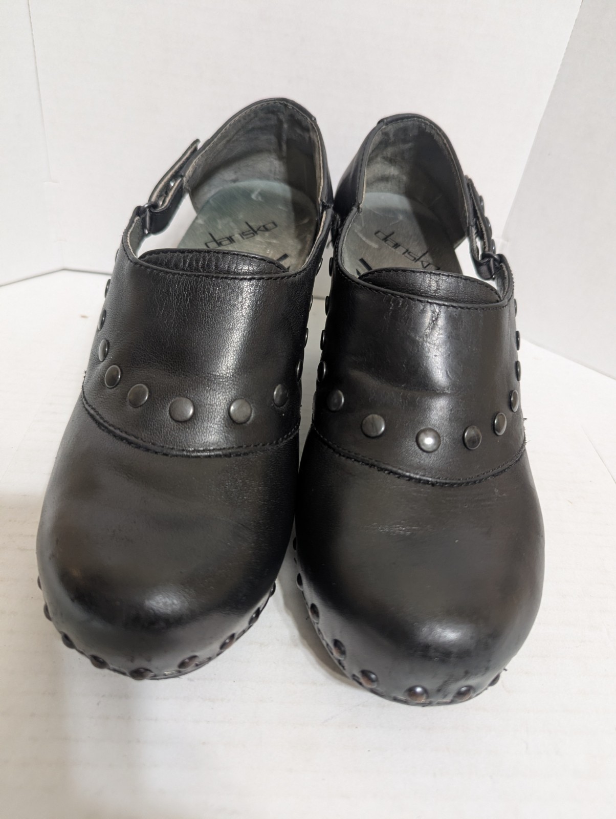 Dansko Women’s Size EU 38 (US 7.5 – 8) Studded Heel Button Black Clogs