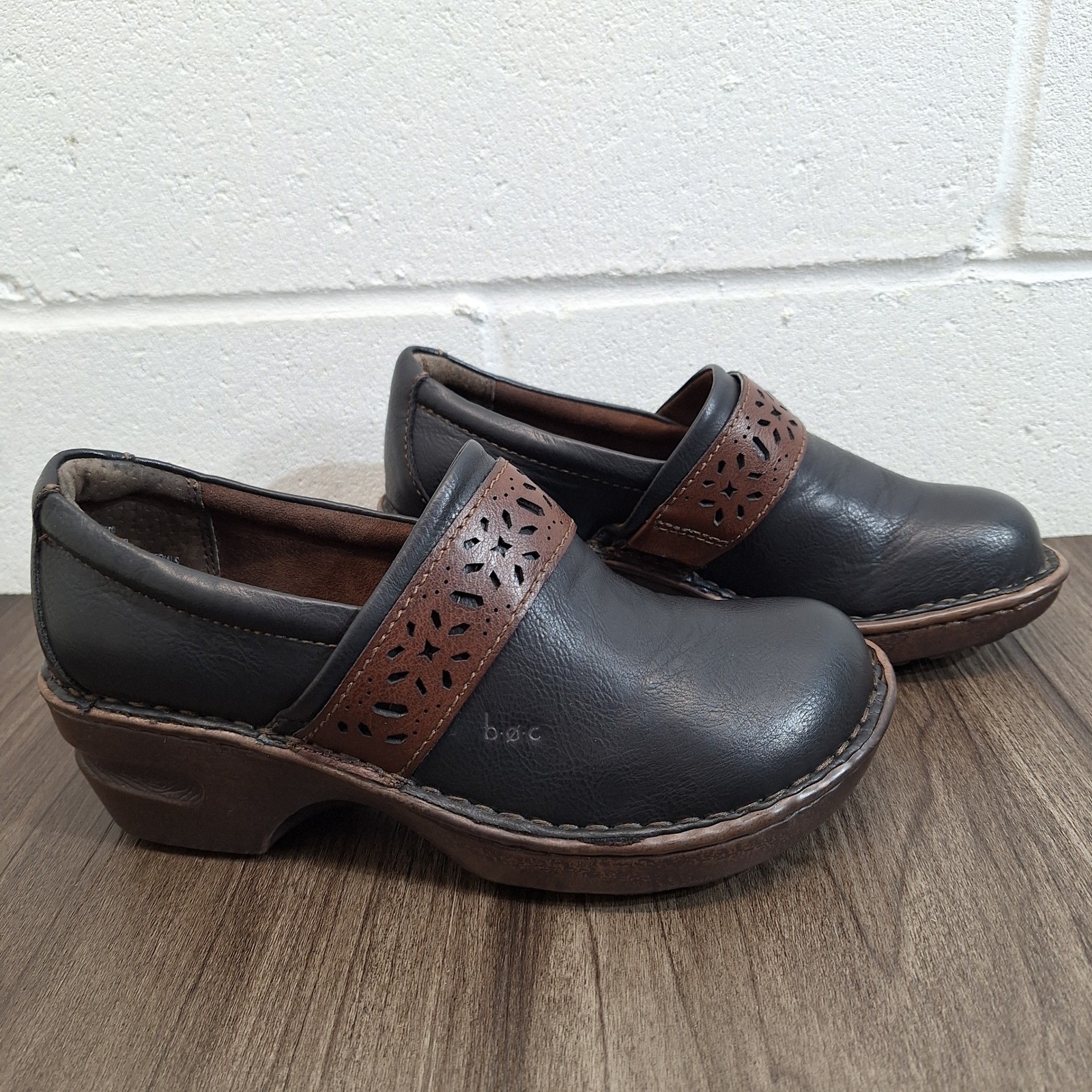 BOC Born Concept Womens Black Brown Laser Cut Floral Clogs Mules Size 6.5 Z59109