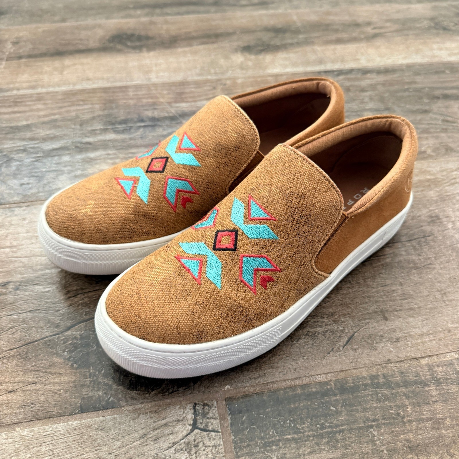 Roper Women’s Western Aztec Embroidered Slip On Leather Sneakers, Tan, 9
