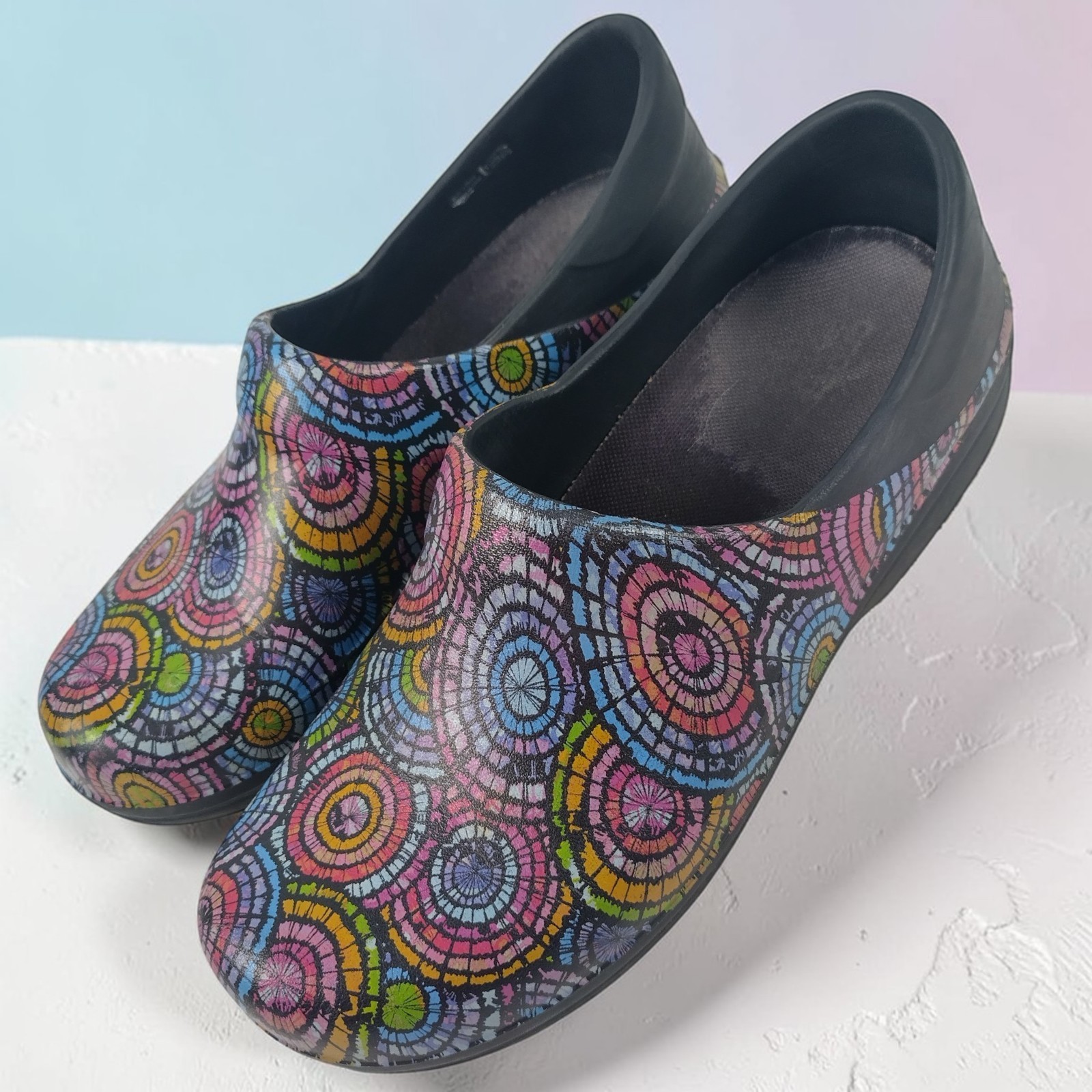 Crocs Women’s Size 10 Neria Pro II Graphic Work Clogs Muiti Grip Soles